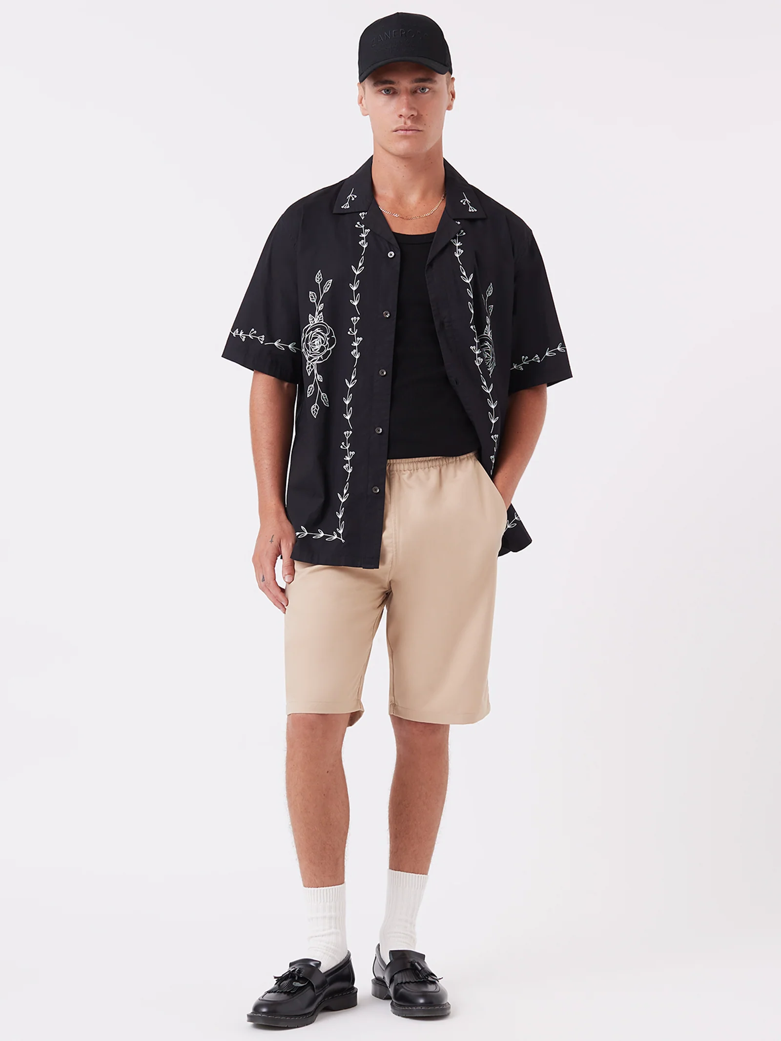 Vine Holiday Short Sleeve Shirt - Image 4