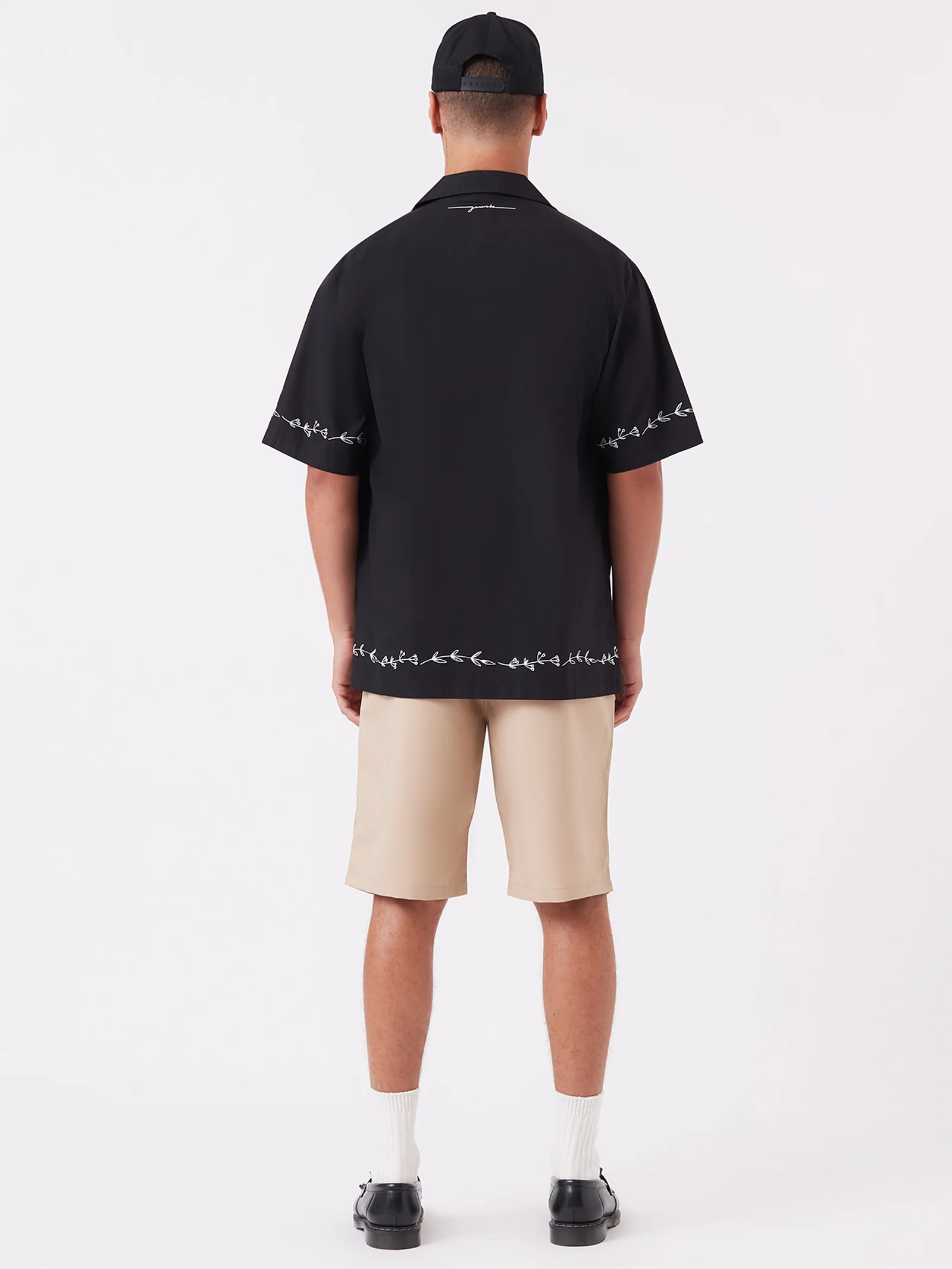 Vine Holiday Short Sleeve Shirt - Image 8