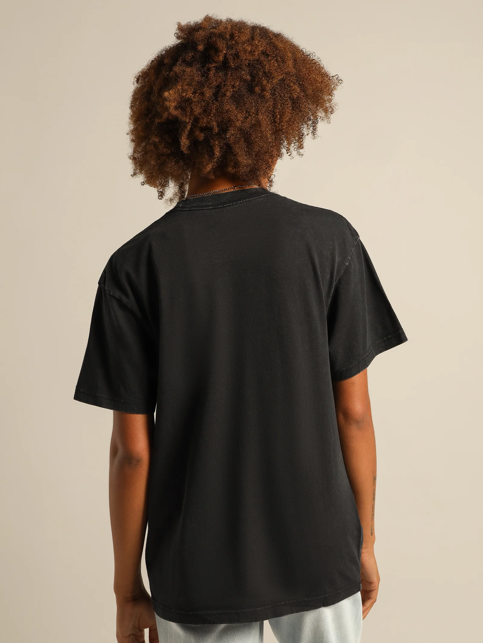 Vintage Arch Boxy Bulls T-Shirt - Image 7