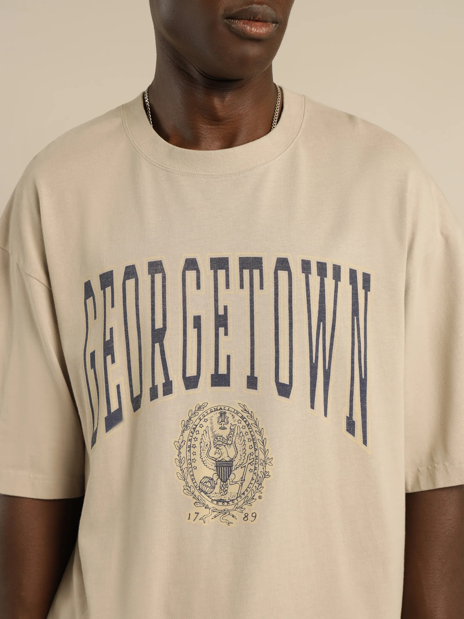 Vintage Arch Seal Georgetown Logo T-Shirt - Image 4