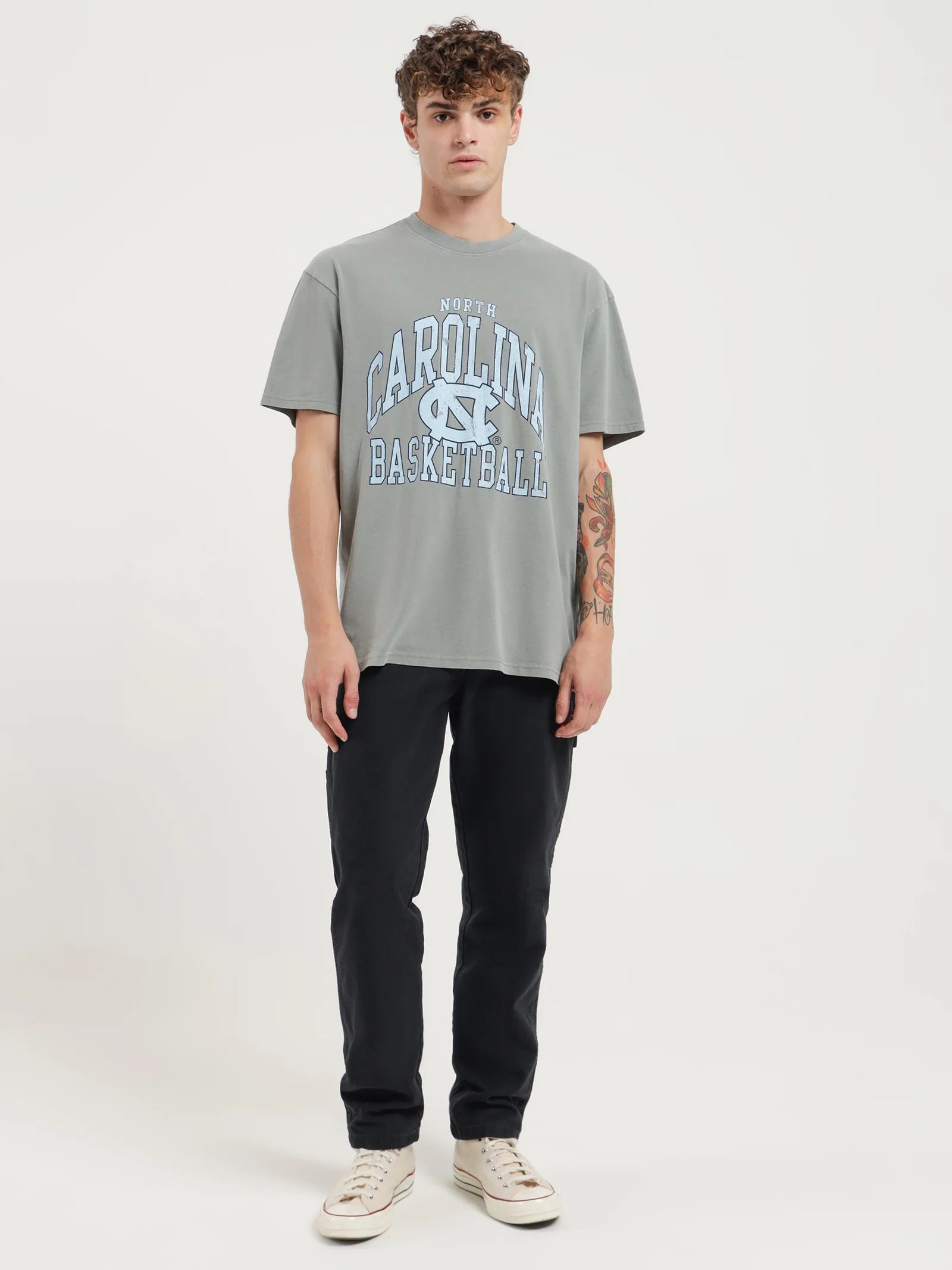 Vintage Arch University of North Carolina T-Shirt - Image 3