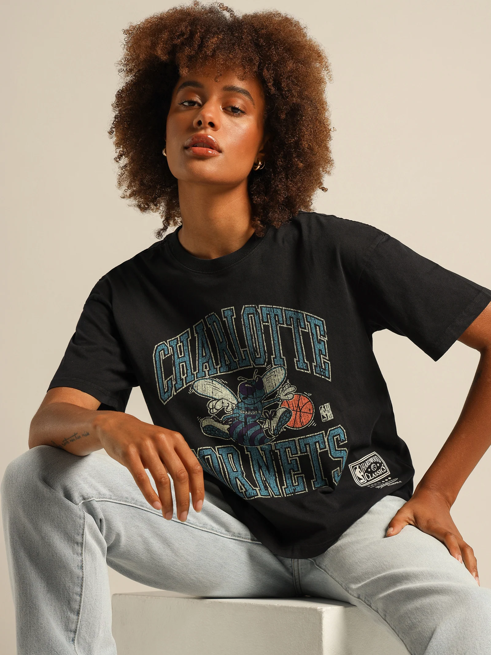 Vintage Charlotte Hornets Ivy Arch T-Shirt - Image 2