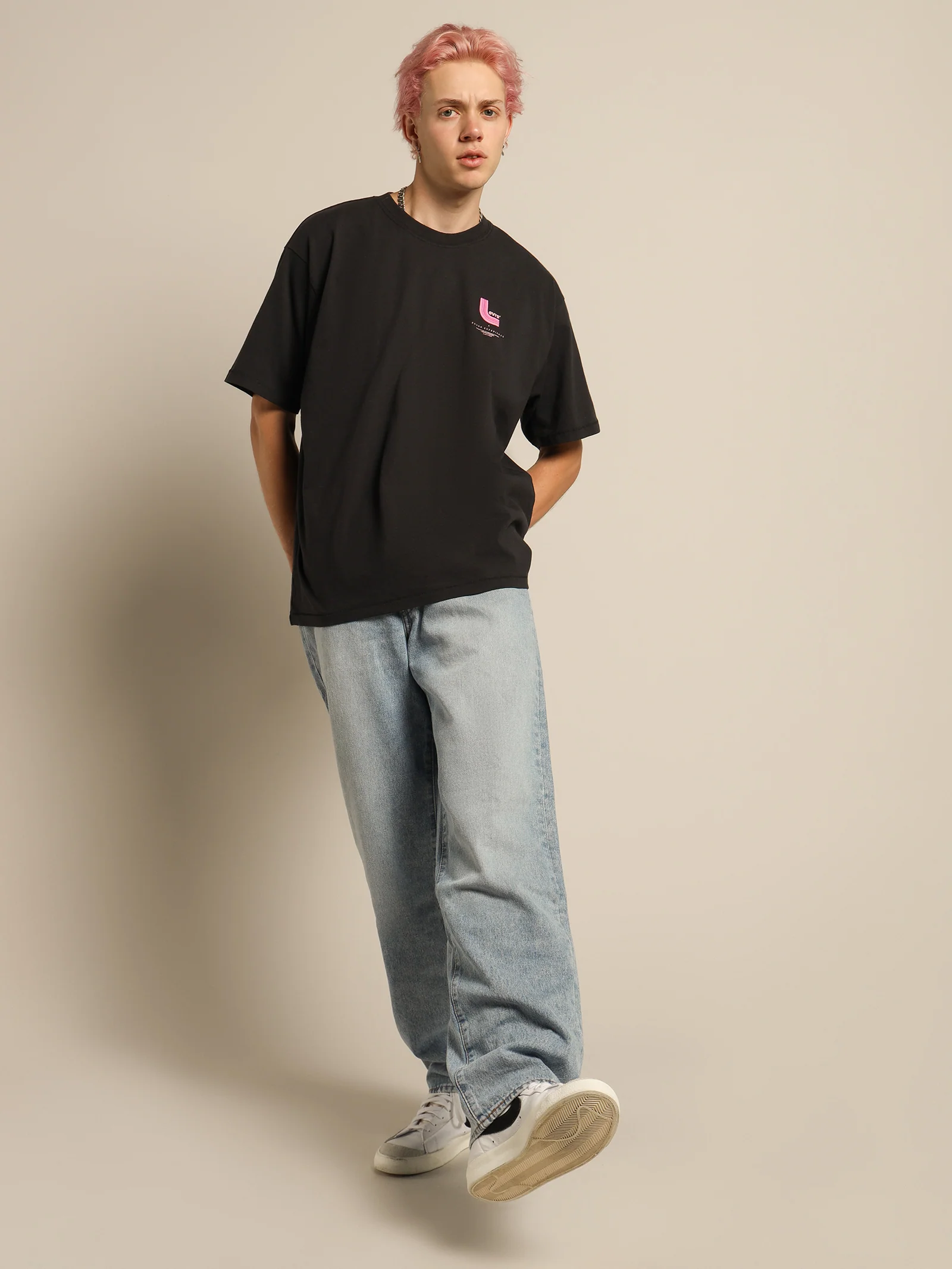 Vintage Fit Graphic T-Shirt - Image 4