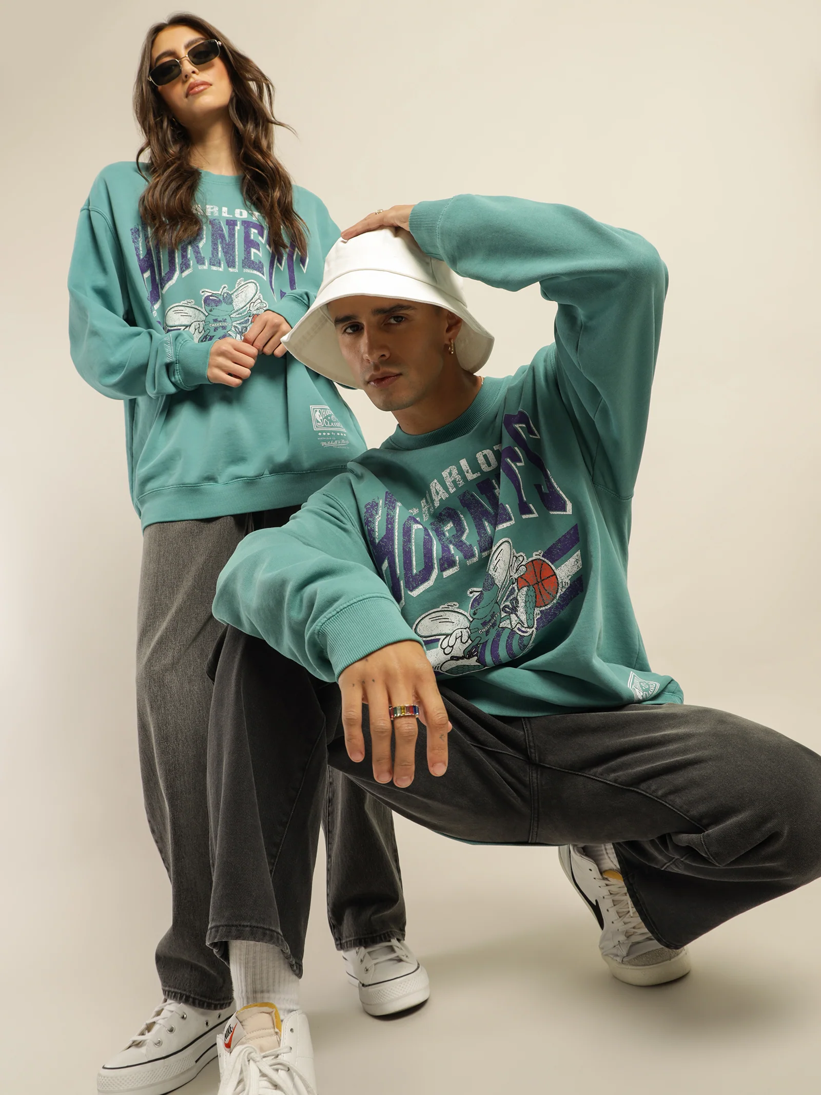 Vintage Stadium LG Charlotte Hornets Crew - Image 2