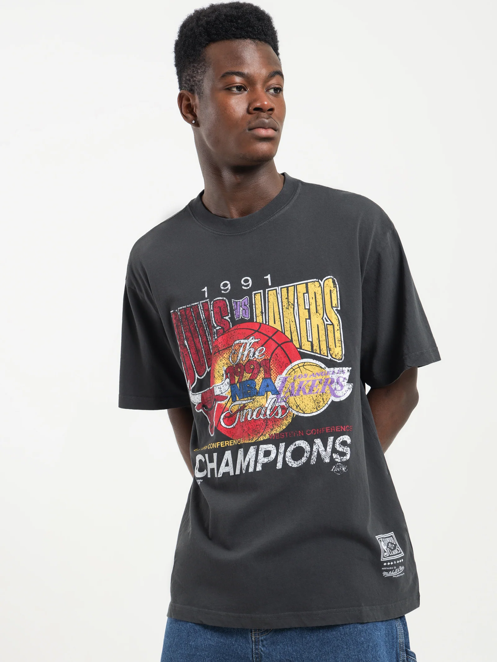 Vintage Versus Final T-Shirt - Image 4