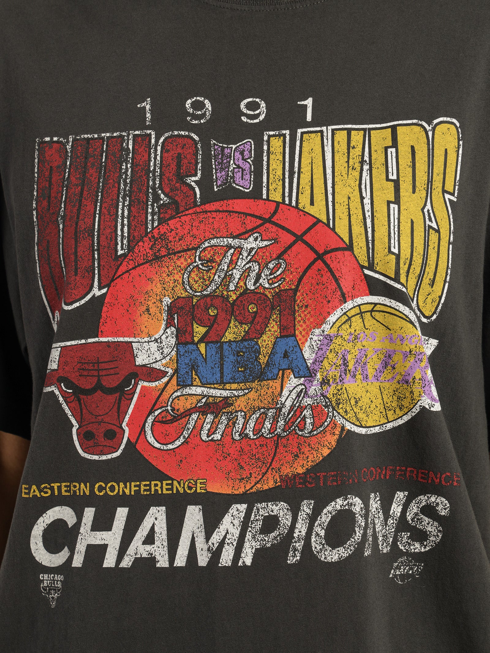 Vintage Versus Final T-Shirt - Image 8