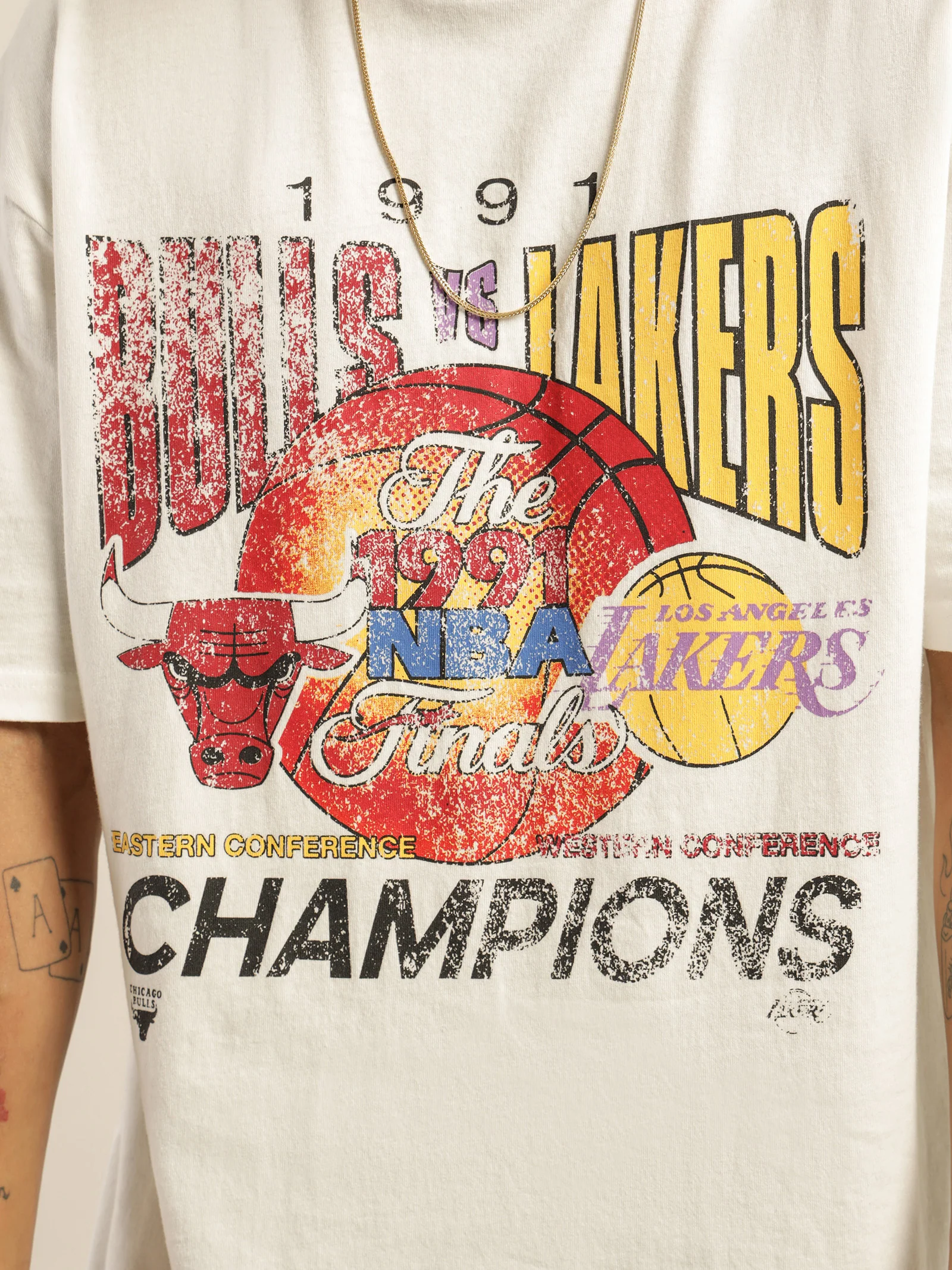Vintage Versus Final T-Shirt - Image 6