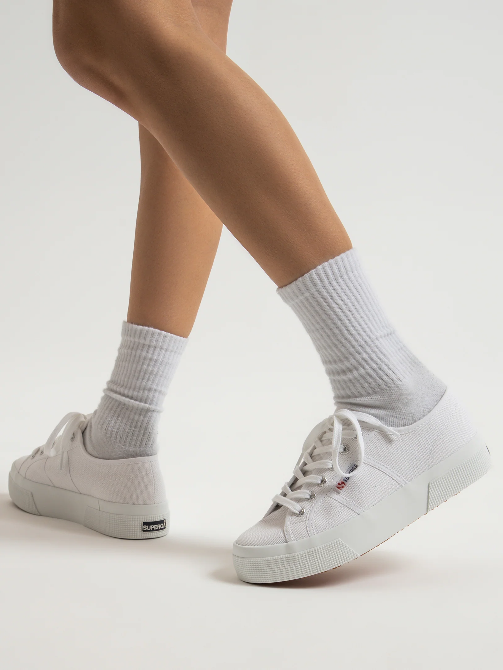 Womens 2740 Platform Sneakers - Image 2