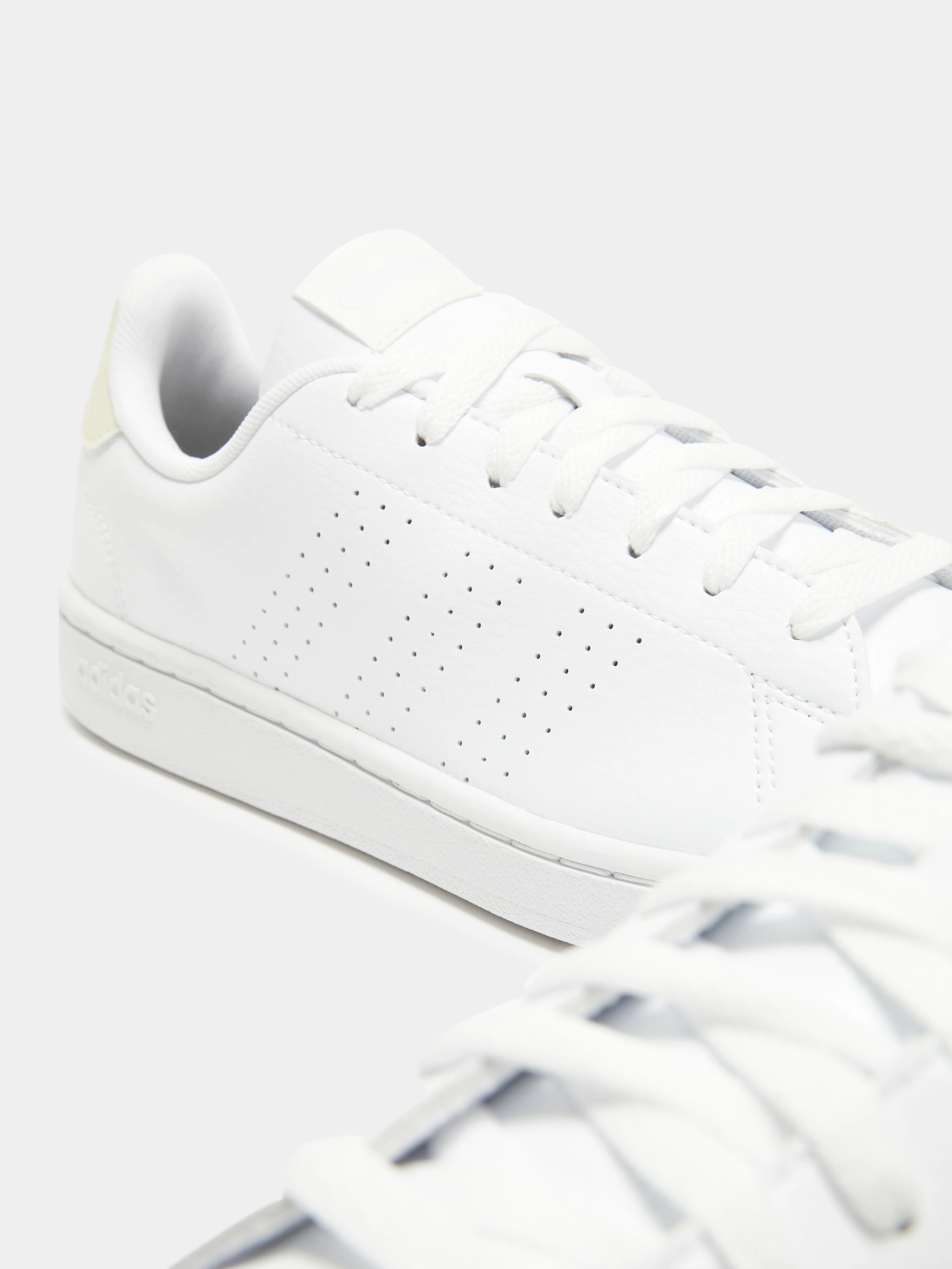 Womens Advantage Sneakers - Image 4