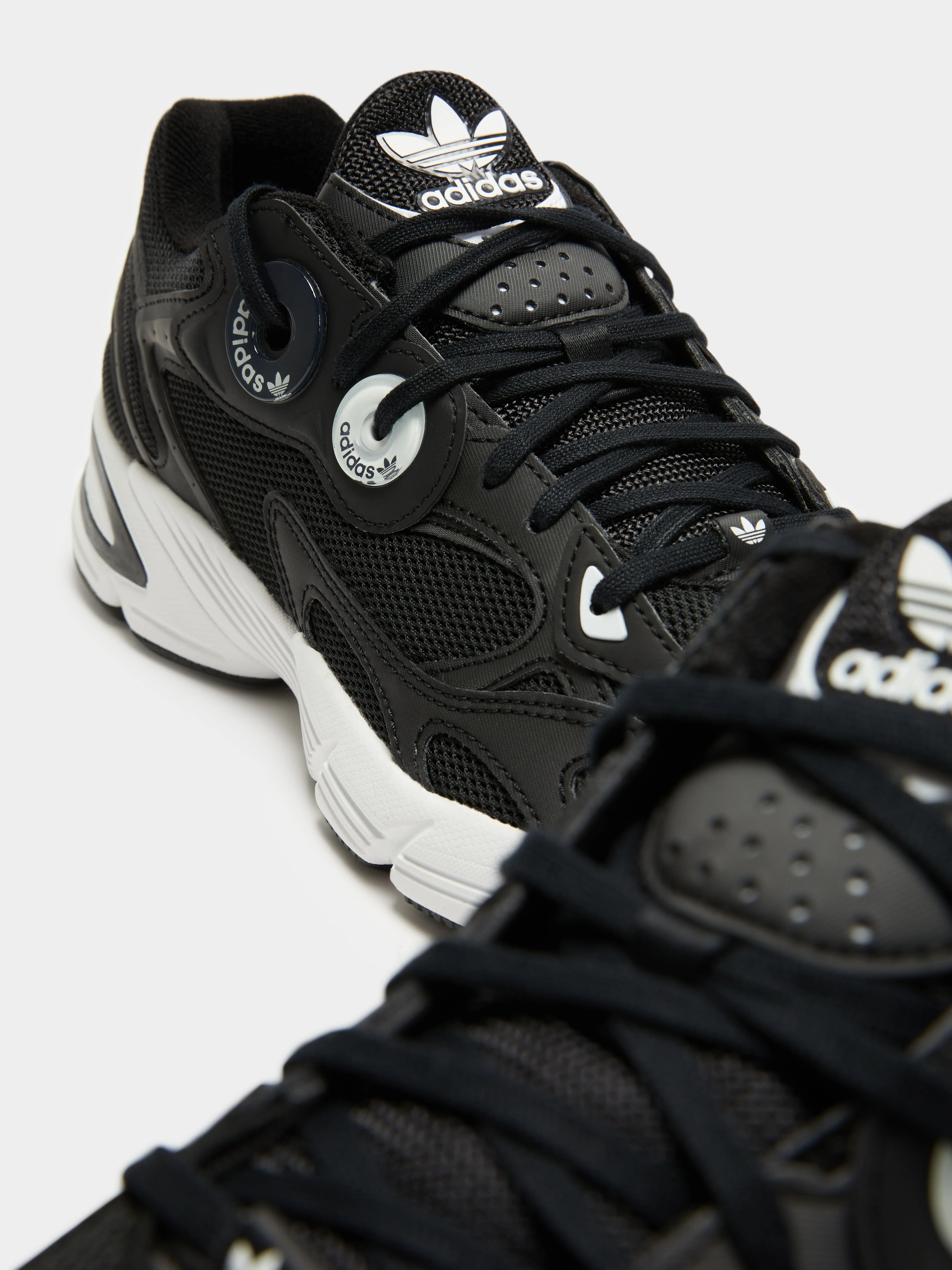 Womens Astir Sneakers - Image 4