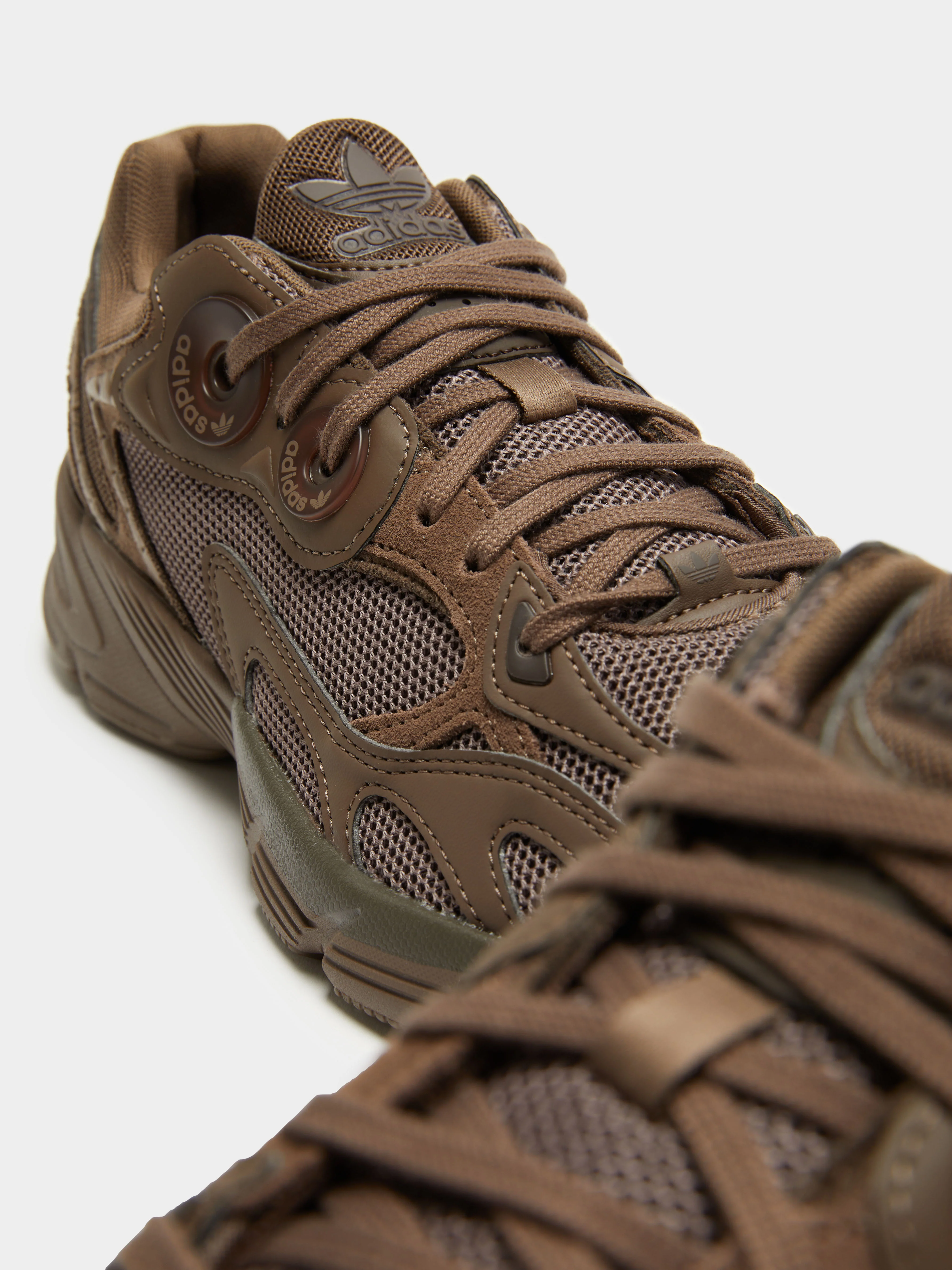 Womens Astir Sneakers - Image 4