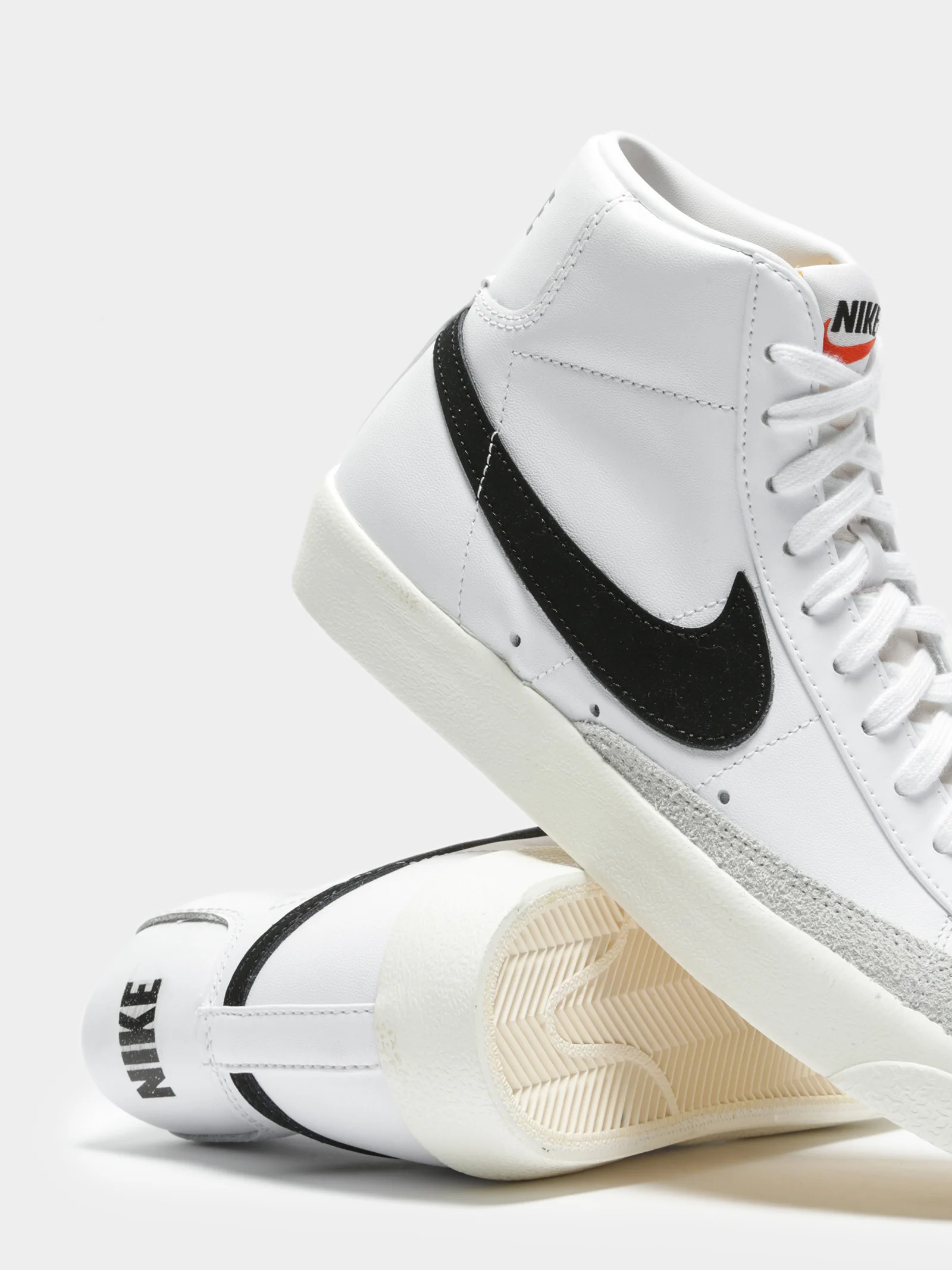 Womens Blazer Mid '77 Sneakers - Image 2