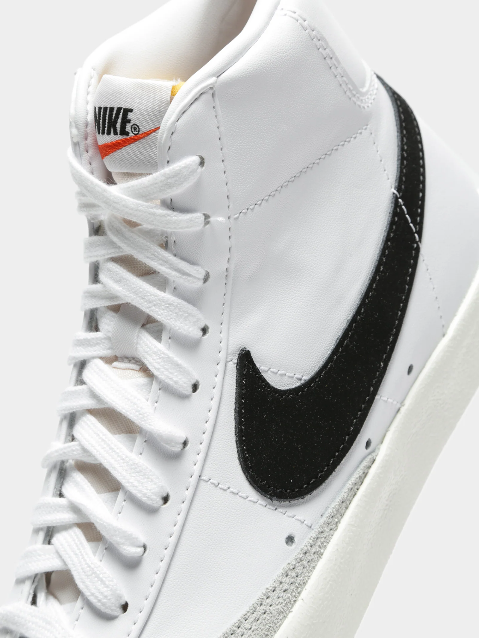 Womens Blazer Mid '77 Sneakers - Image 3