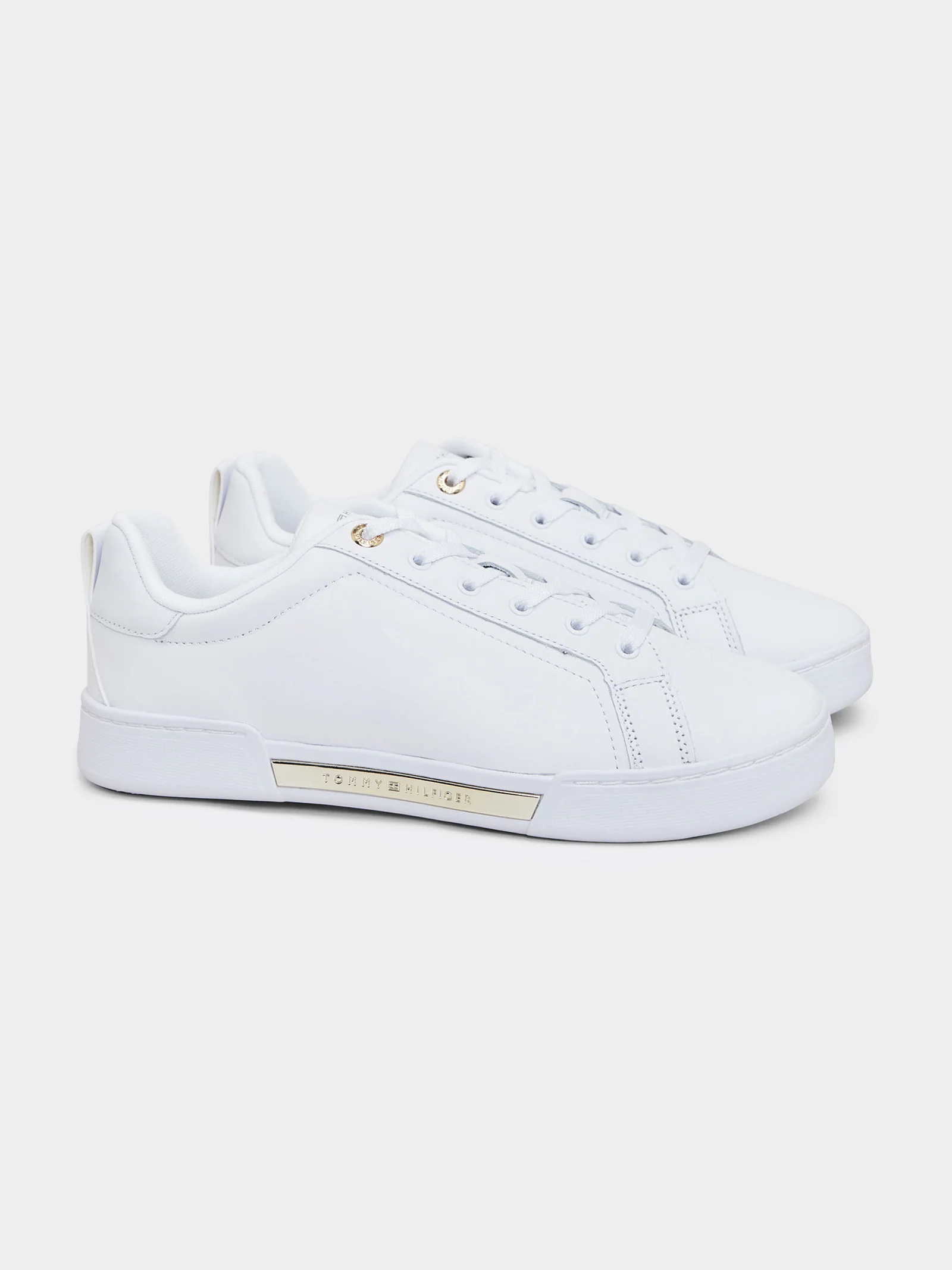 Womens Chique Court Sneakers - Image 2
