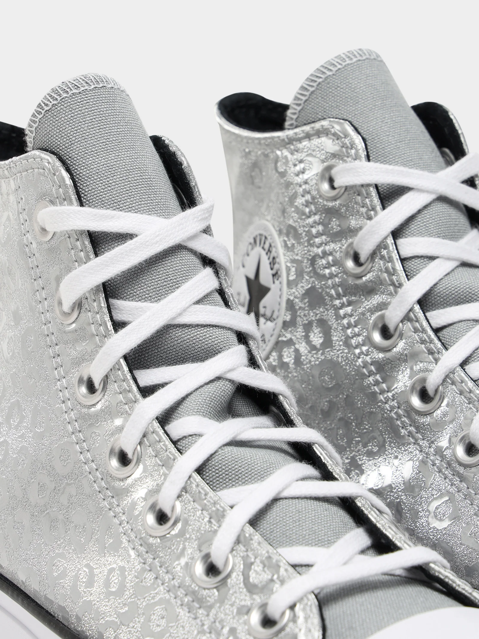 Womens Chuck Taylor All Star - Image 3