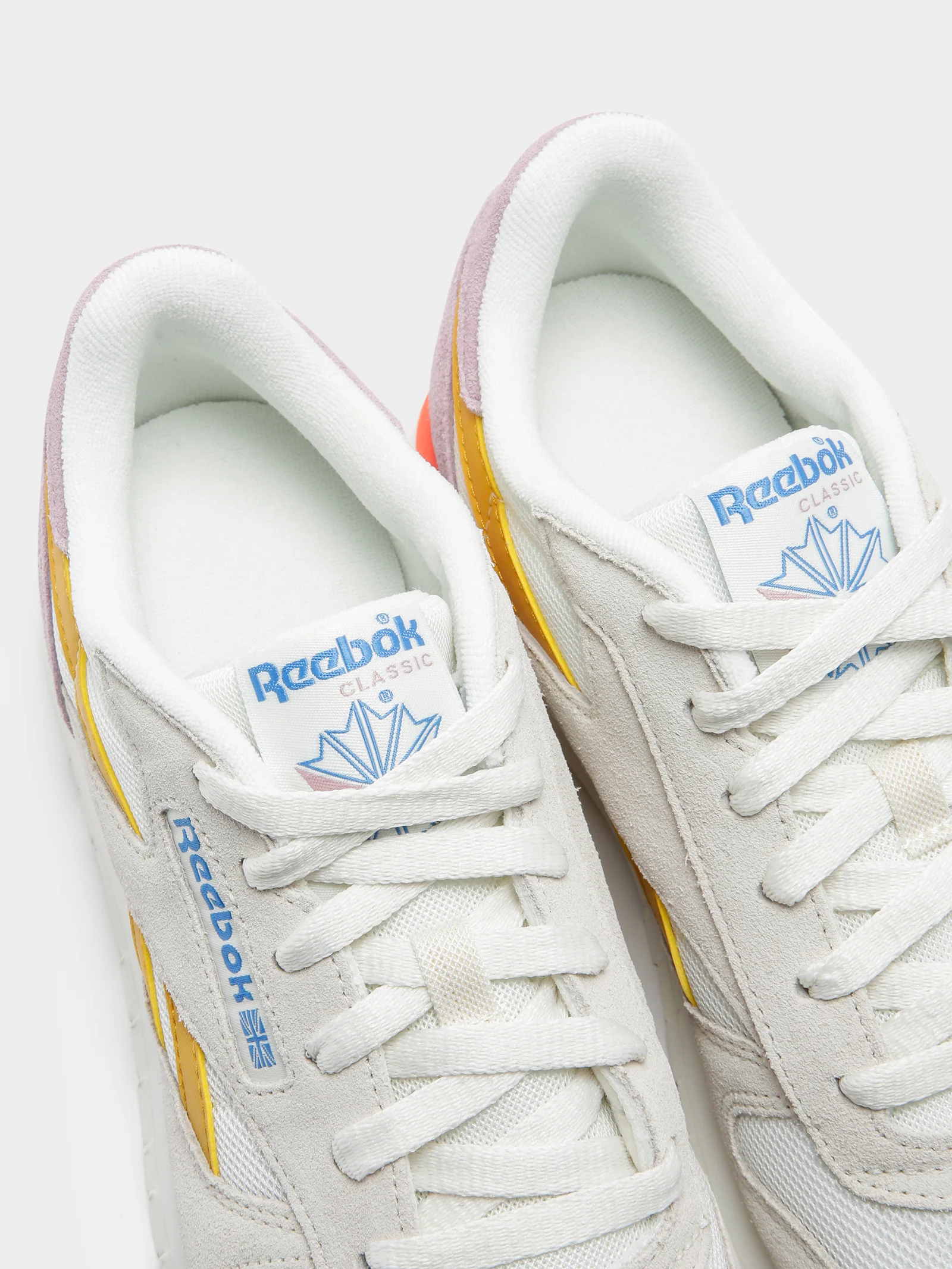 Womens Classic Leather Sneakers - Image 3