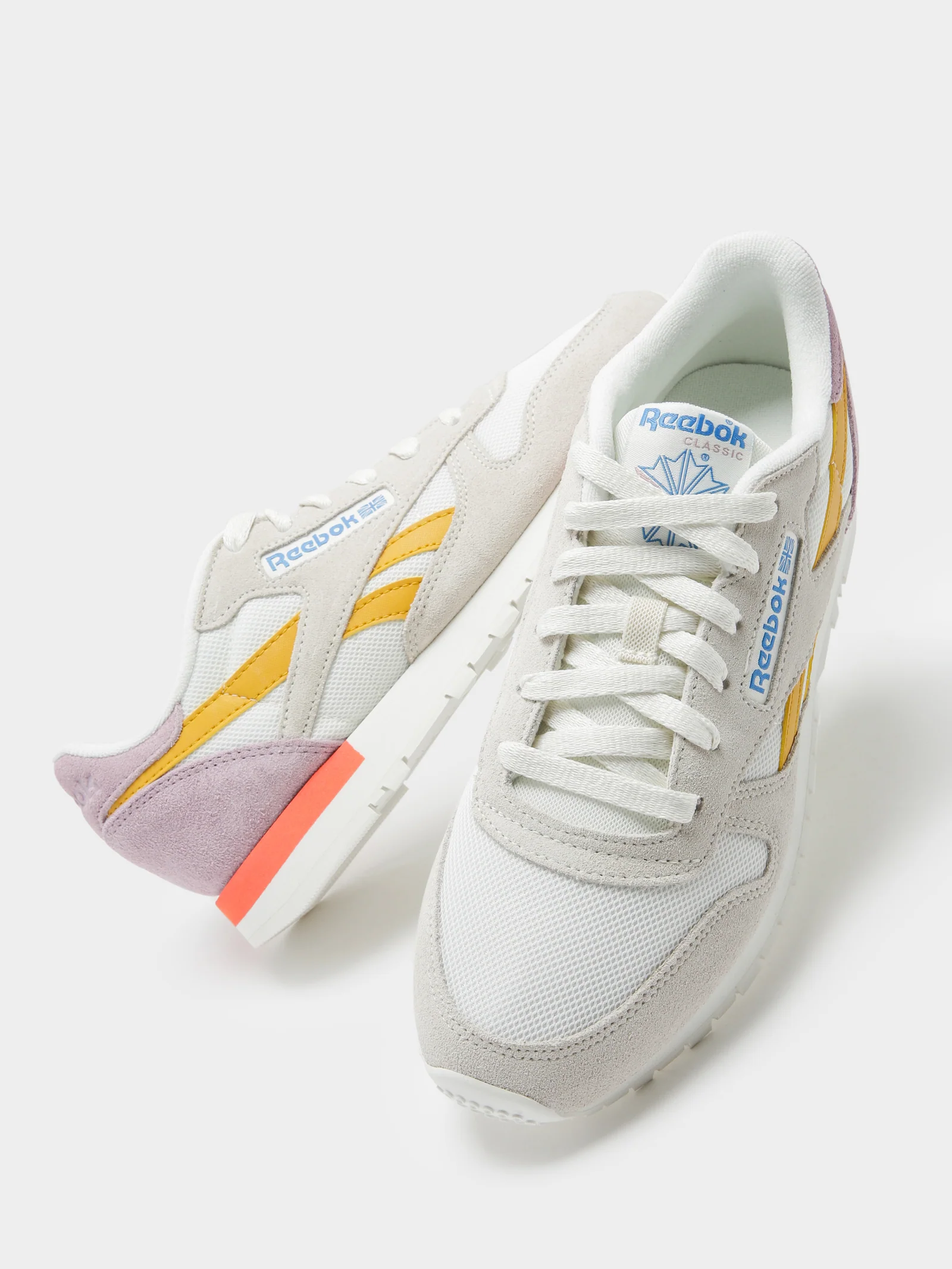Womens Classic Leather Sneakers - Image 4