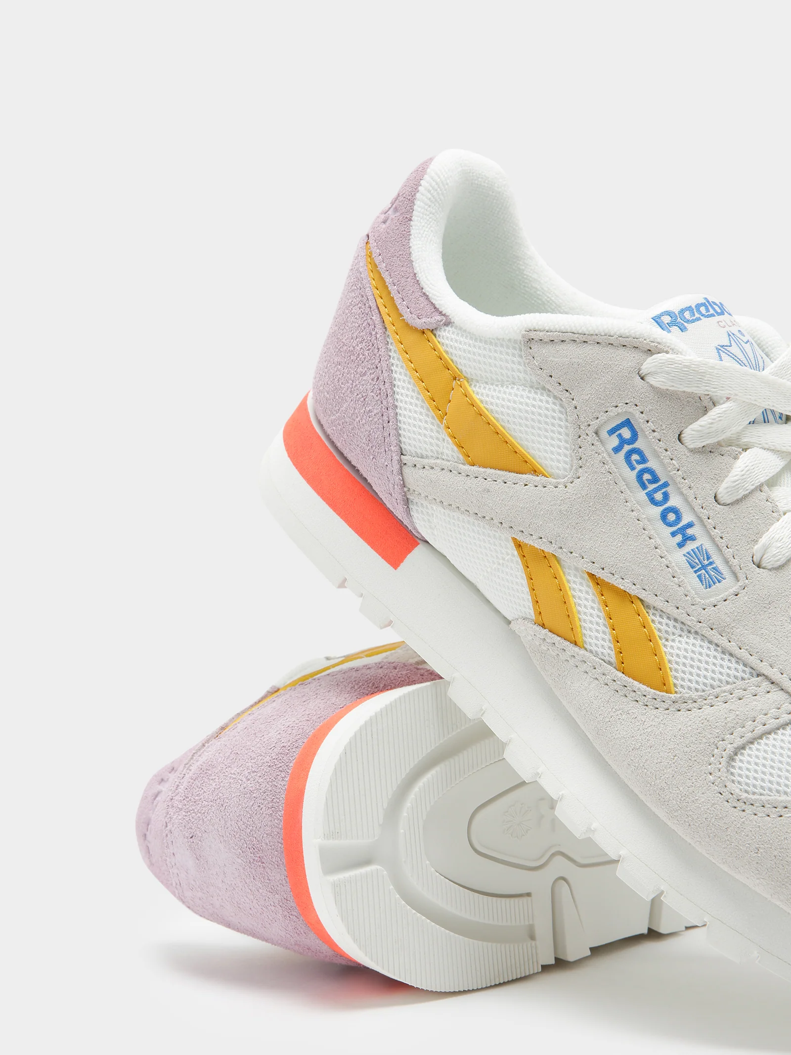 Womens Classic Leather Sneakers - Image 6