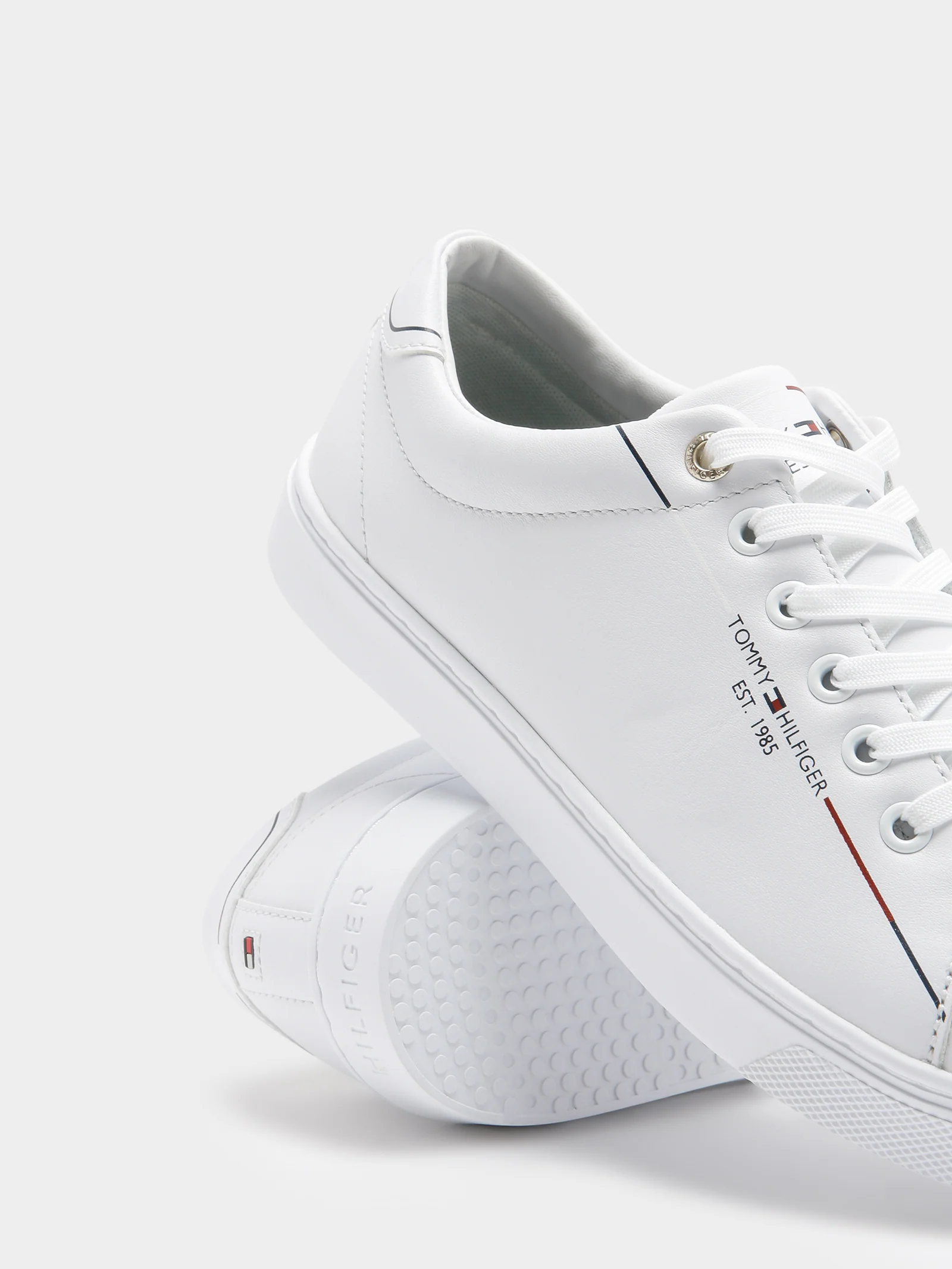 Womens Flat City Leather Sneakers - Image 6