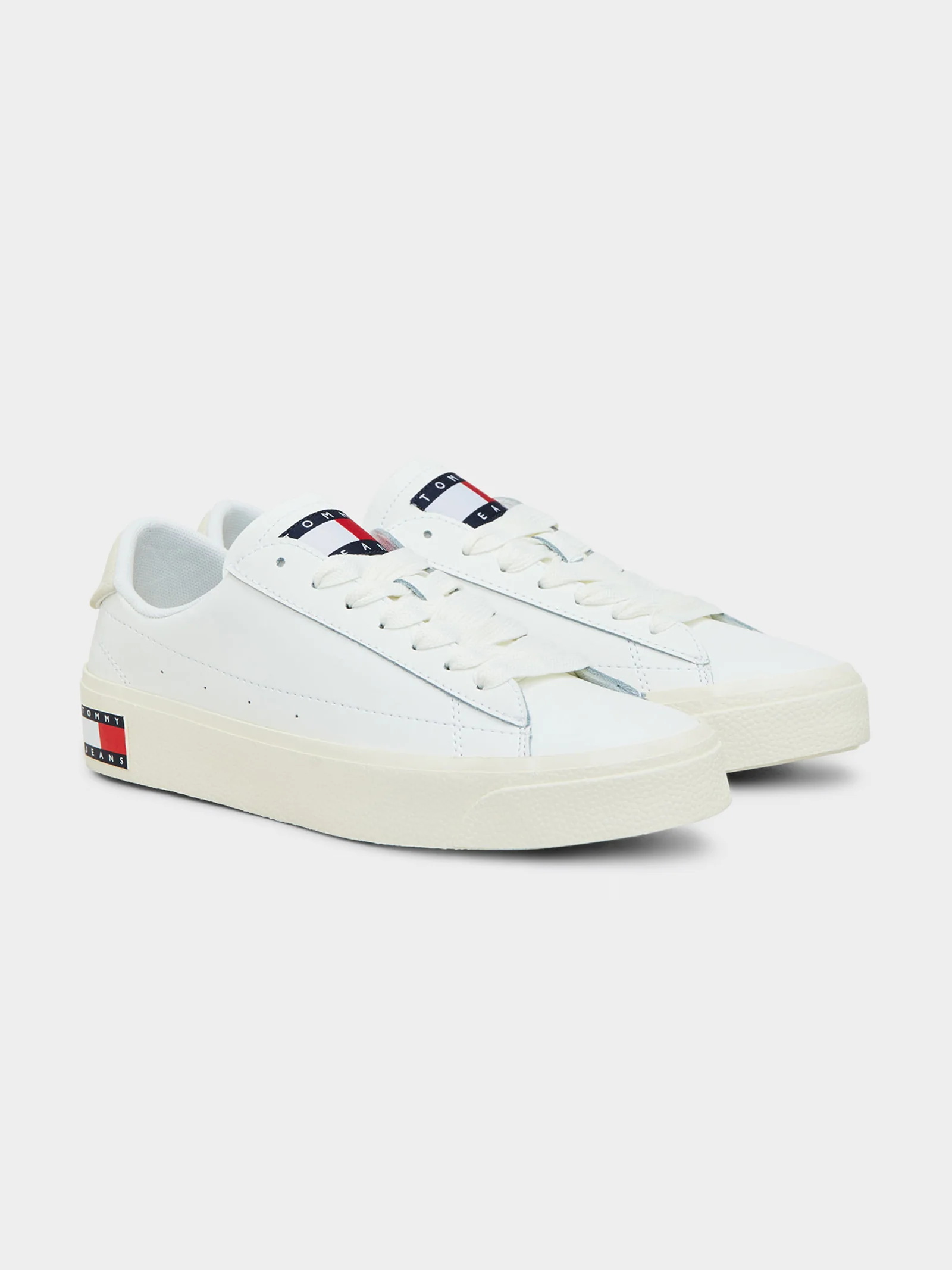 Womens Leather Vulcanized Flat Form Sneakers - Image 2