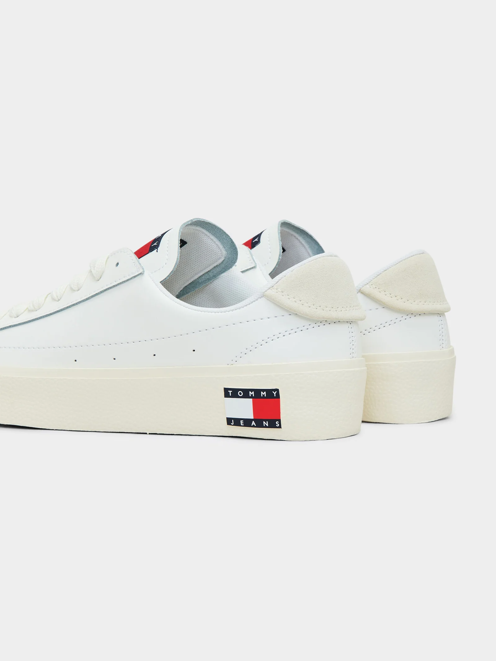 Womens Leather Vulcanized Flat Form Sneakers - Image 3