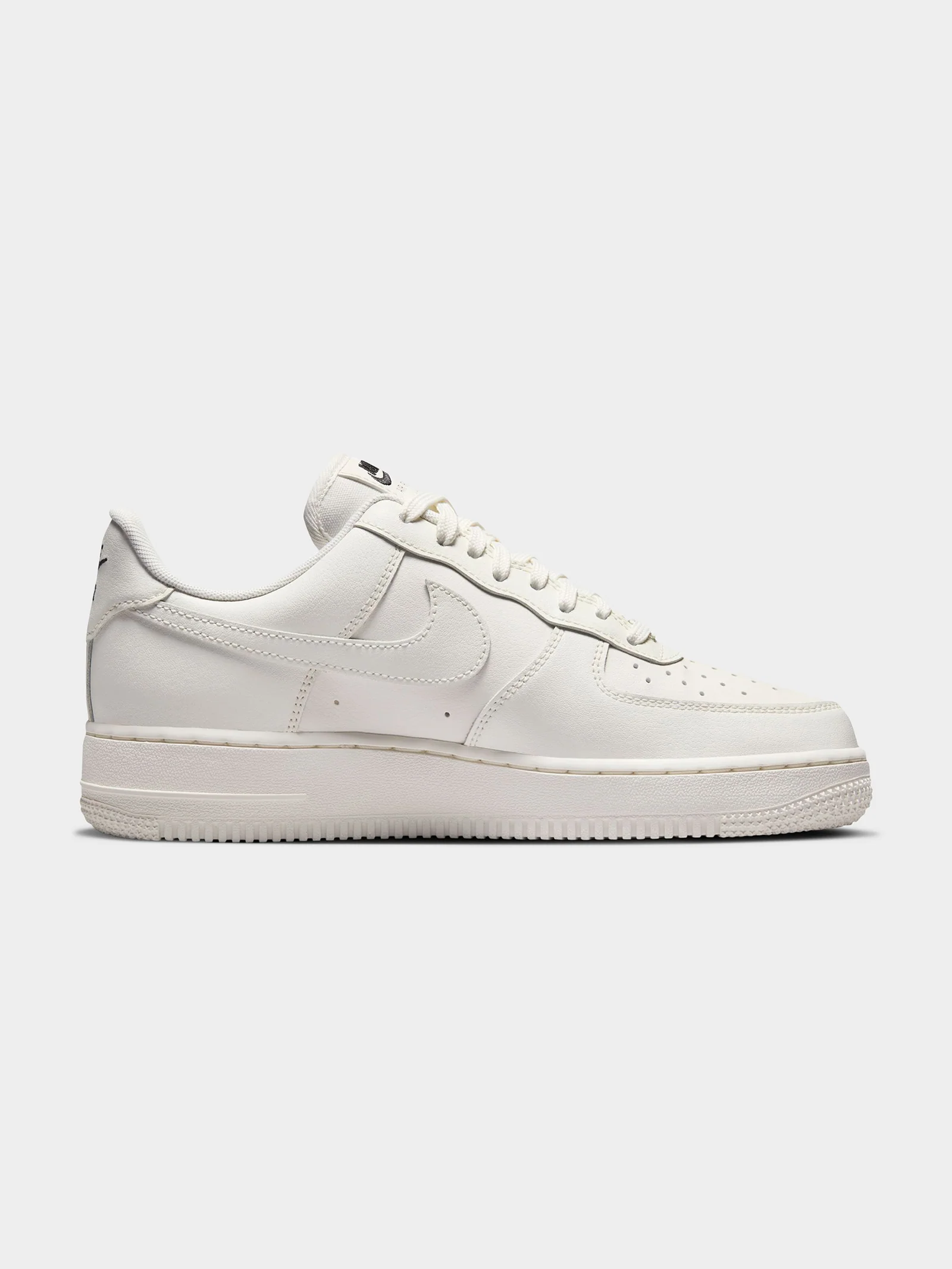 Womens Nike Air Force 1 07 Sneaker - Image 2