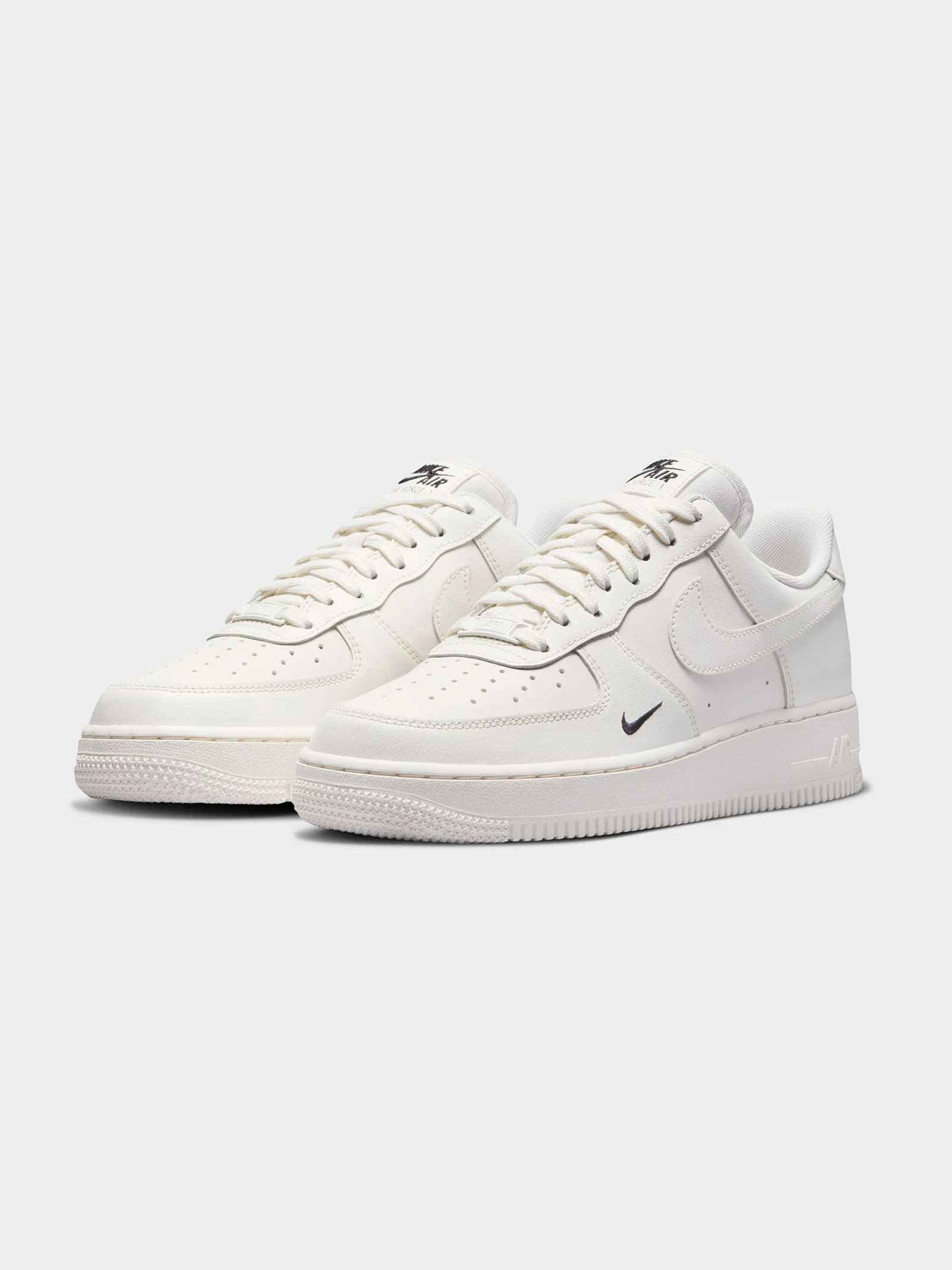 Womens Nike Air Force 1 07 Sneaker - Image 4