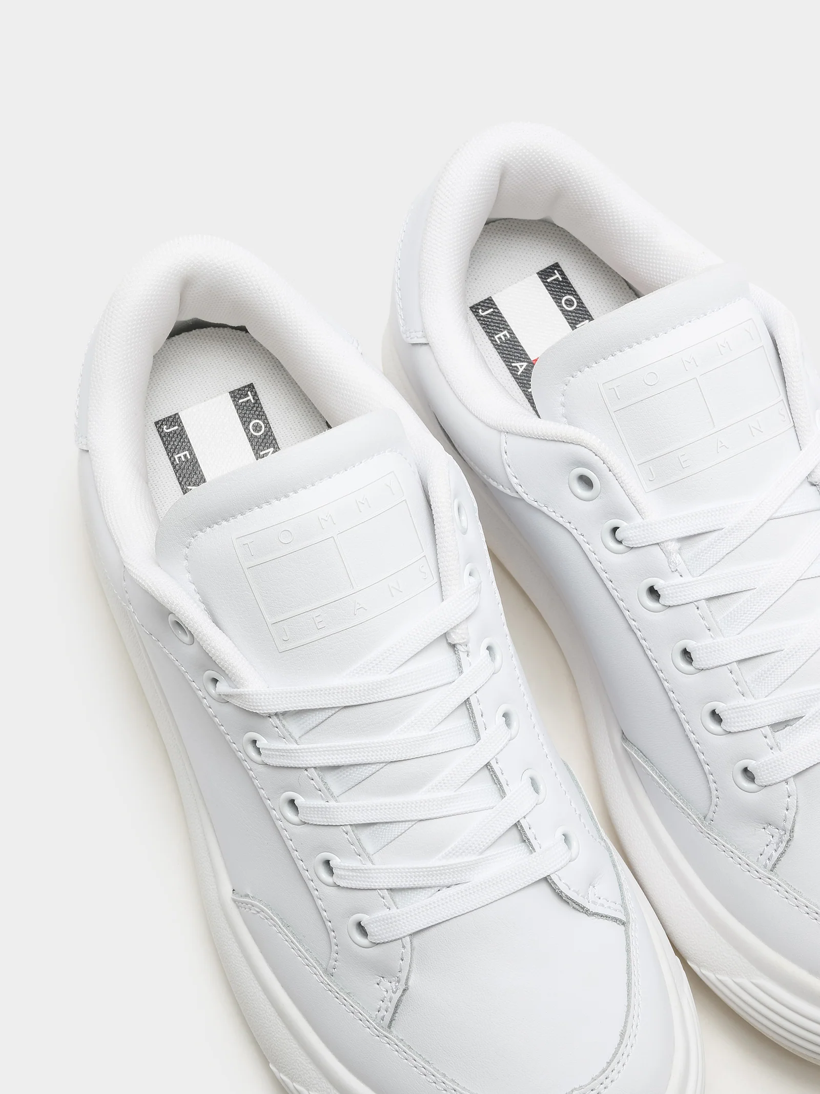 Womens Olivia 1A Sneakers - Image 3