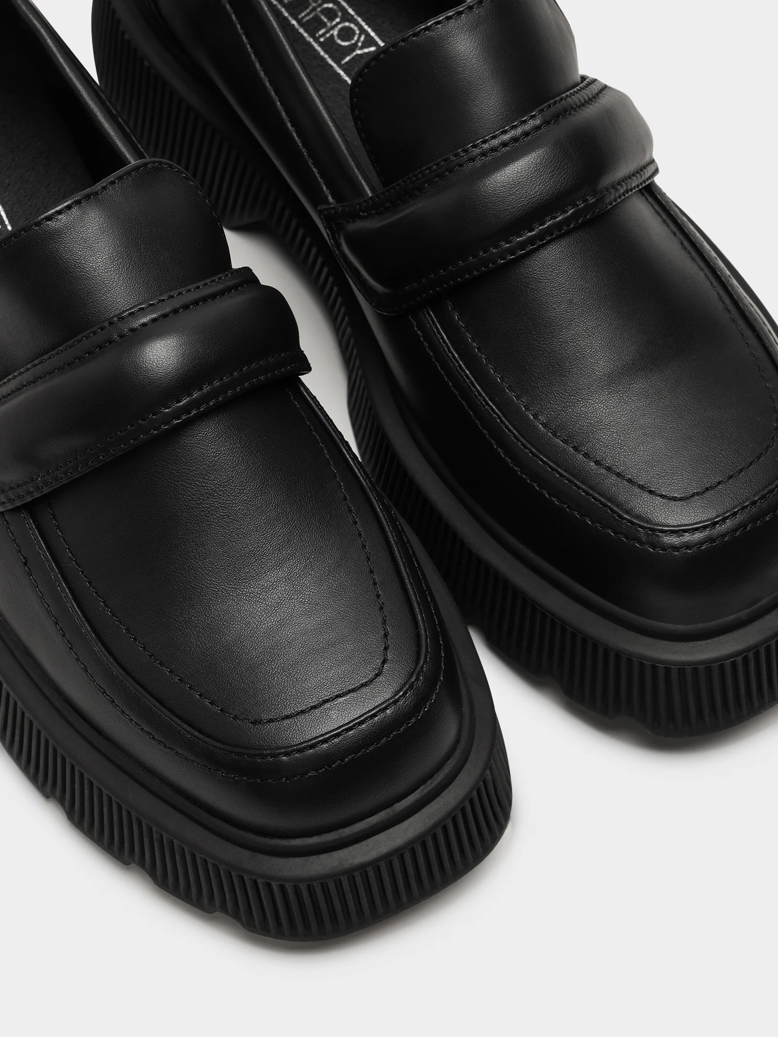 Womens Risky Loafer - Image 3