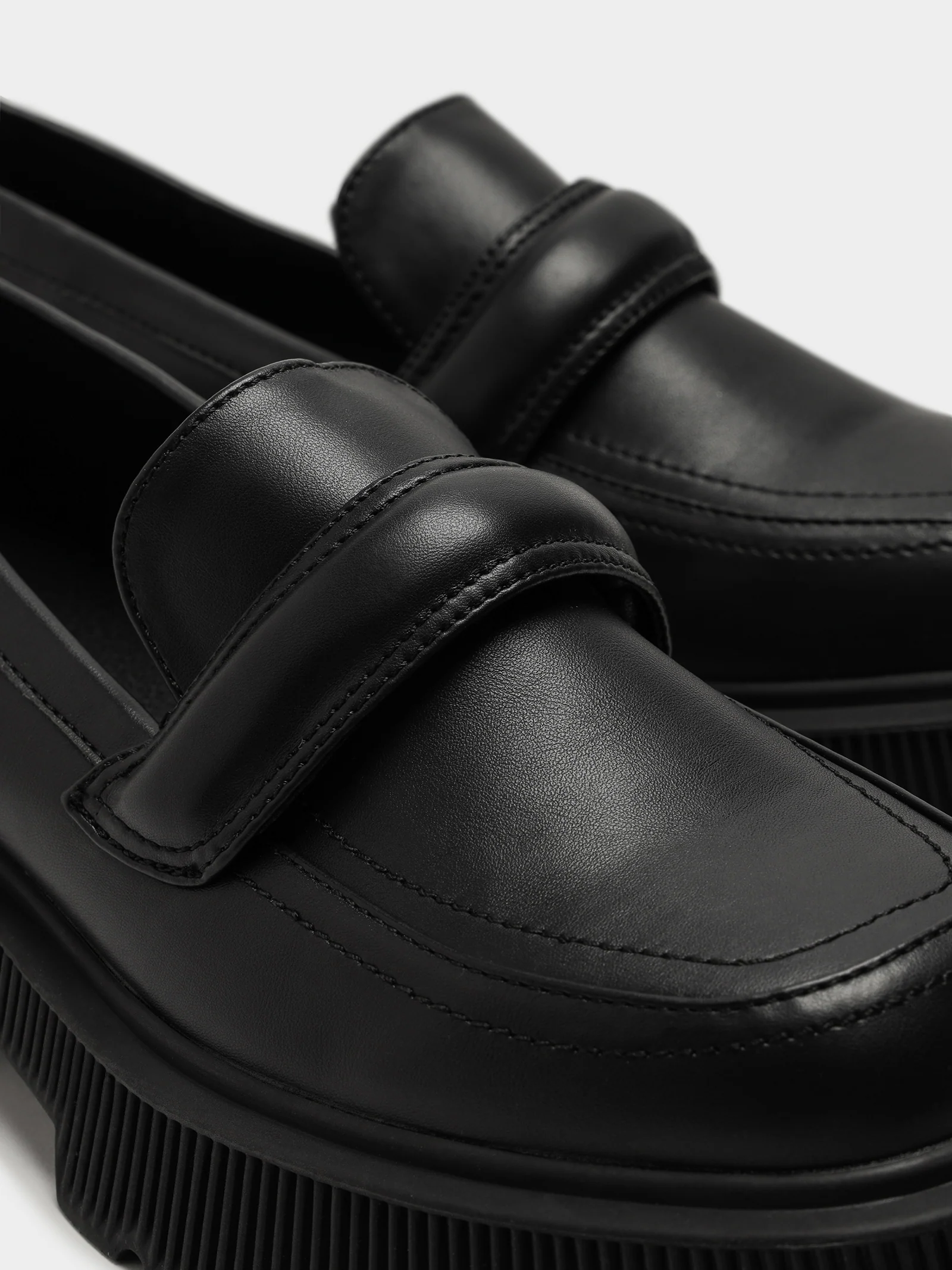 Womens Risky Loafer - Image 4