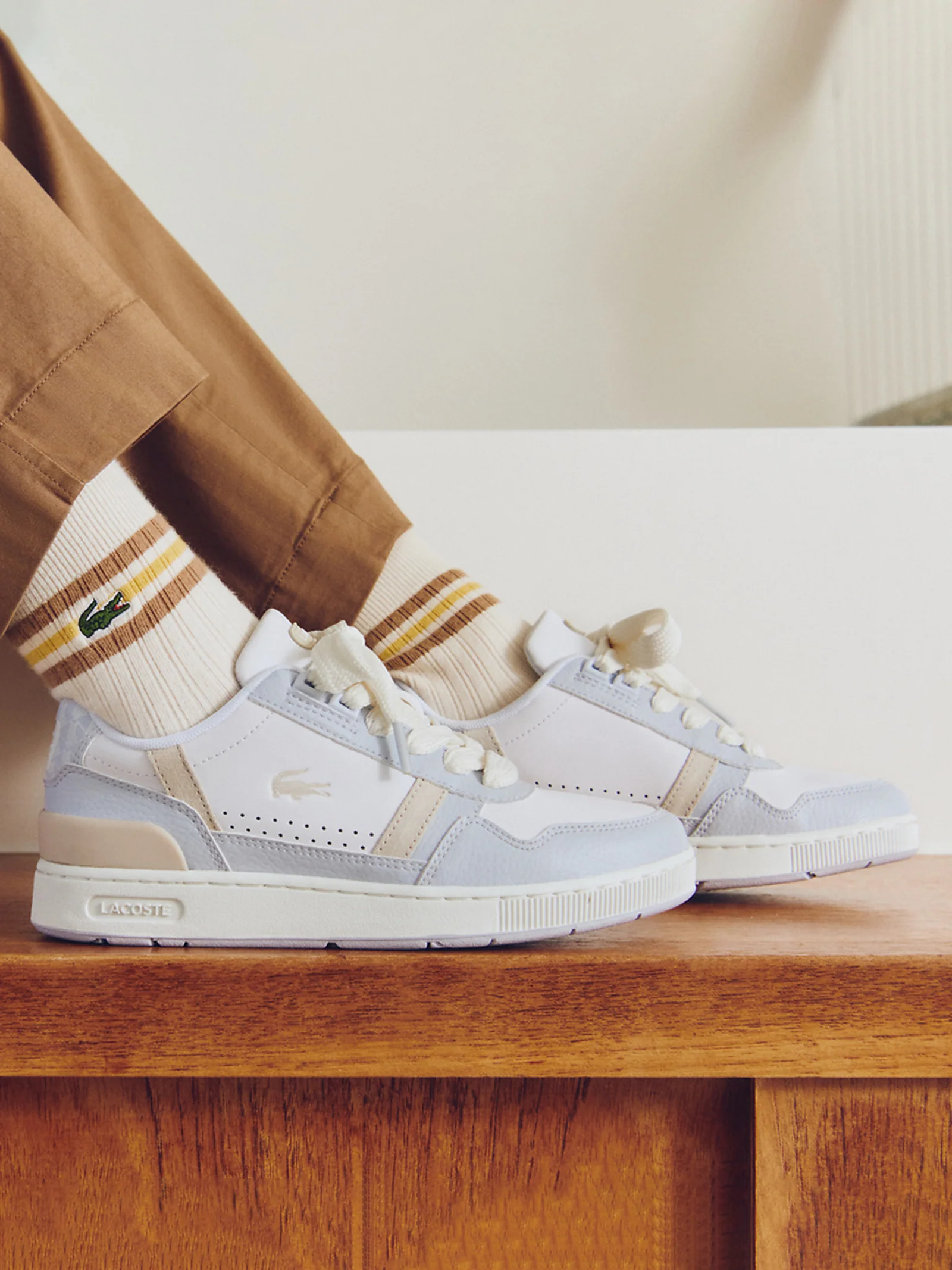 Womens T-Clip 223 Sneakers - Image 6