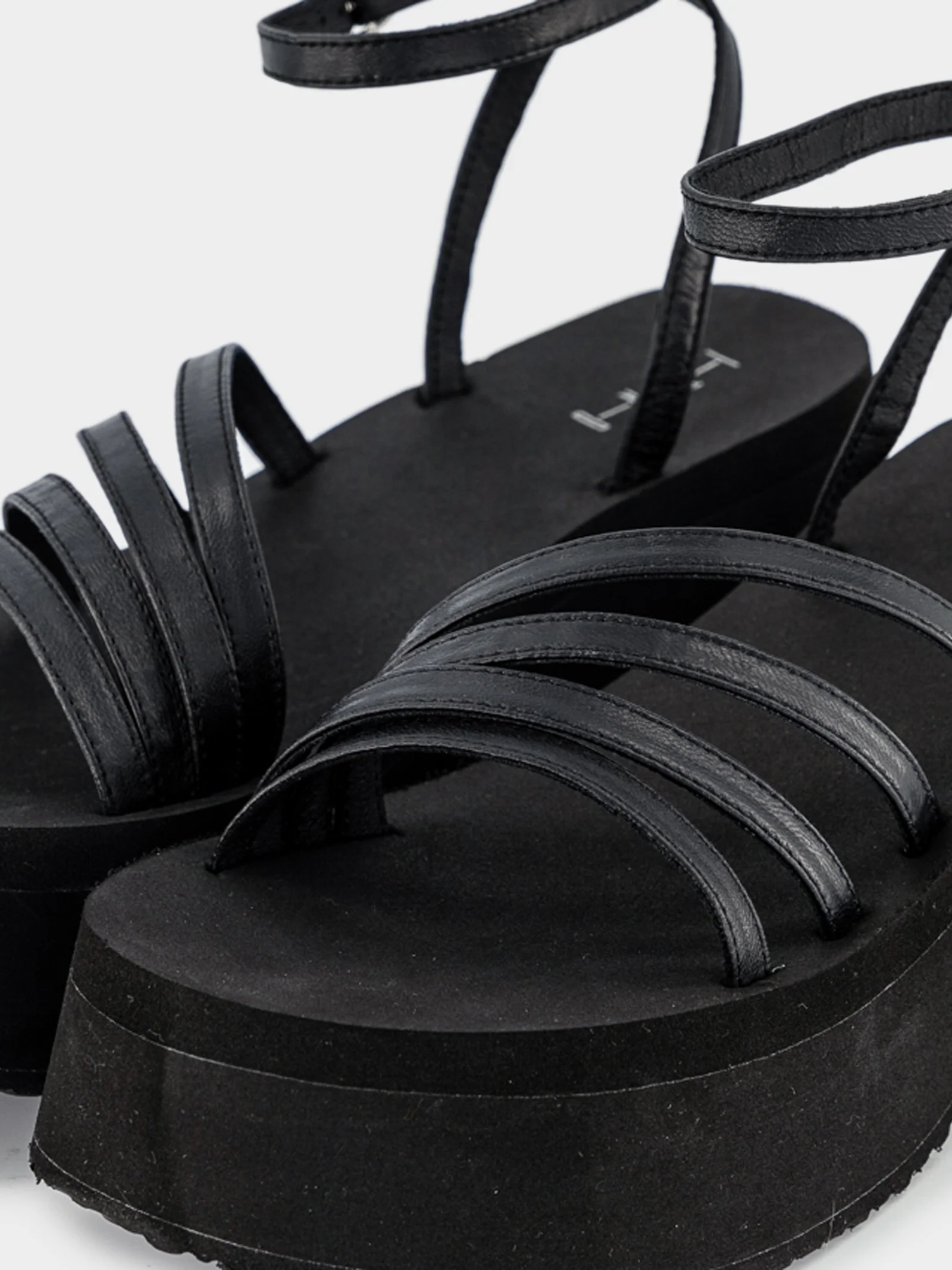 Womens Willow Platform Wedge Sandal - Image 3
