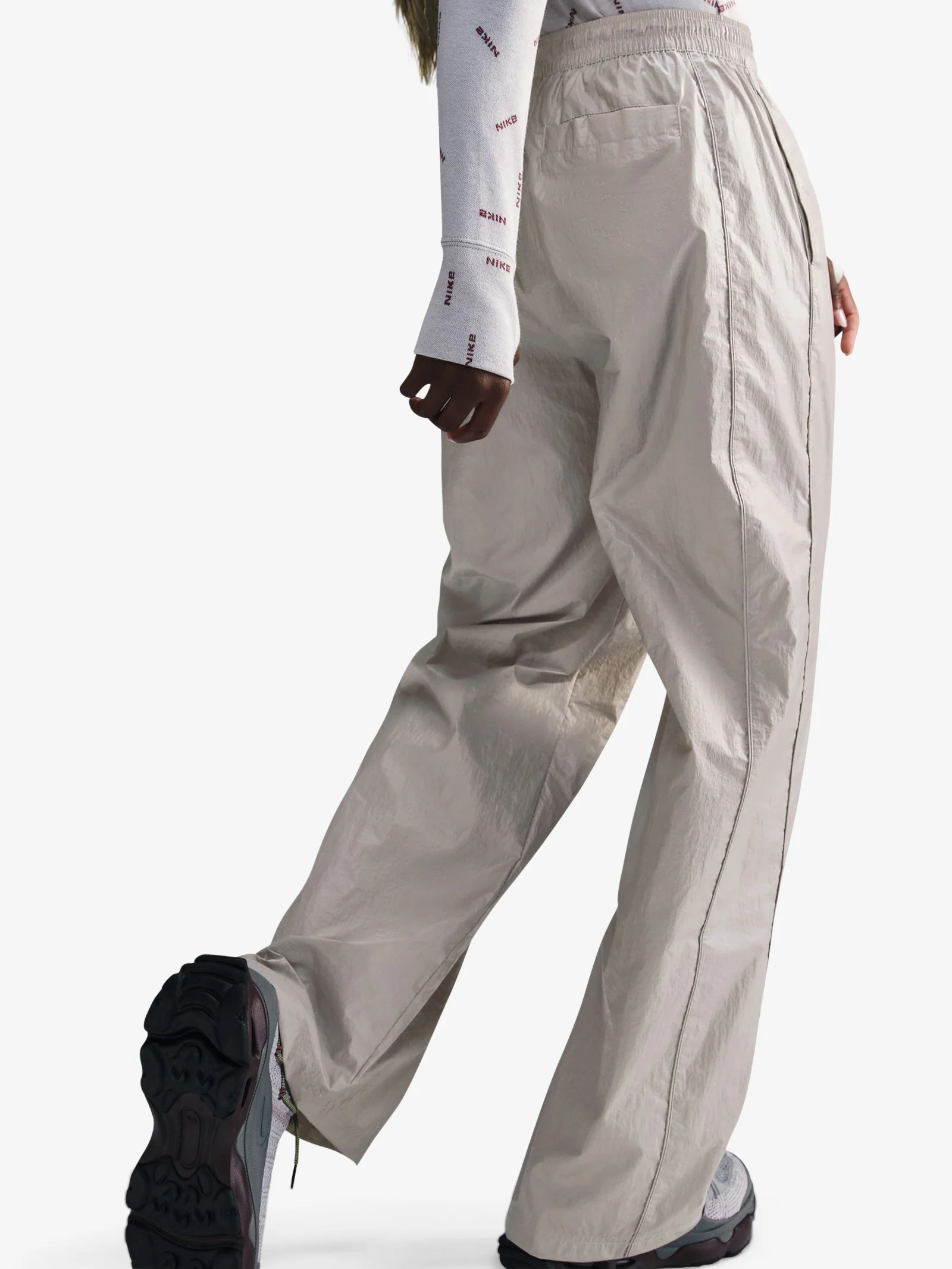 Women's Woven High-Waisted Open-Hem Pants - Image 3