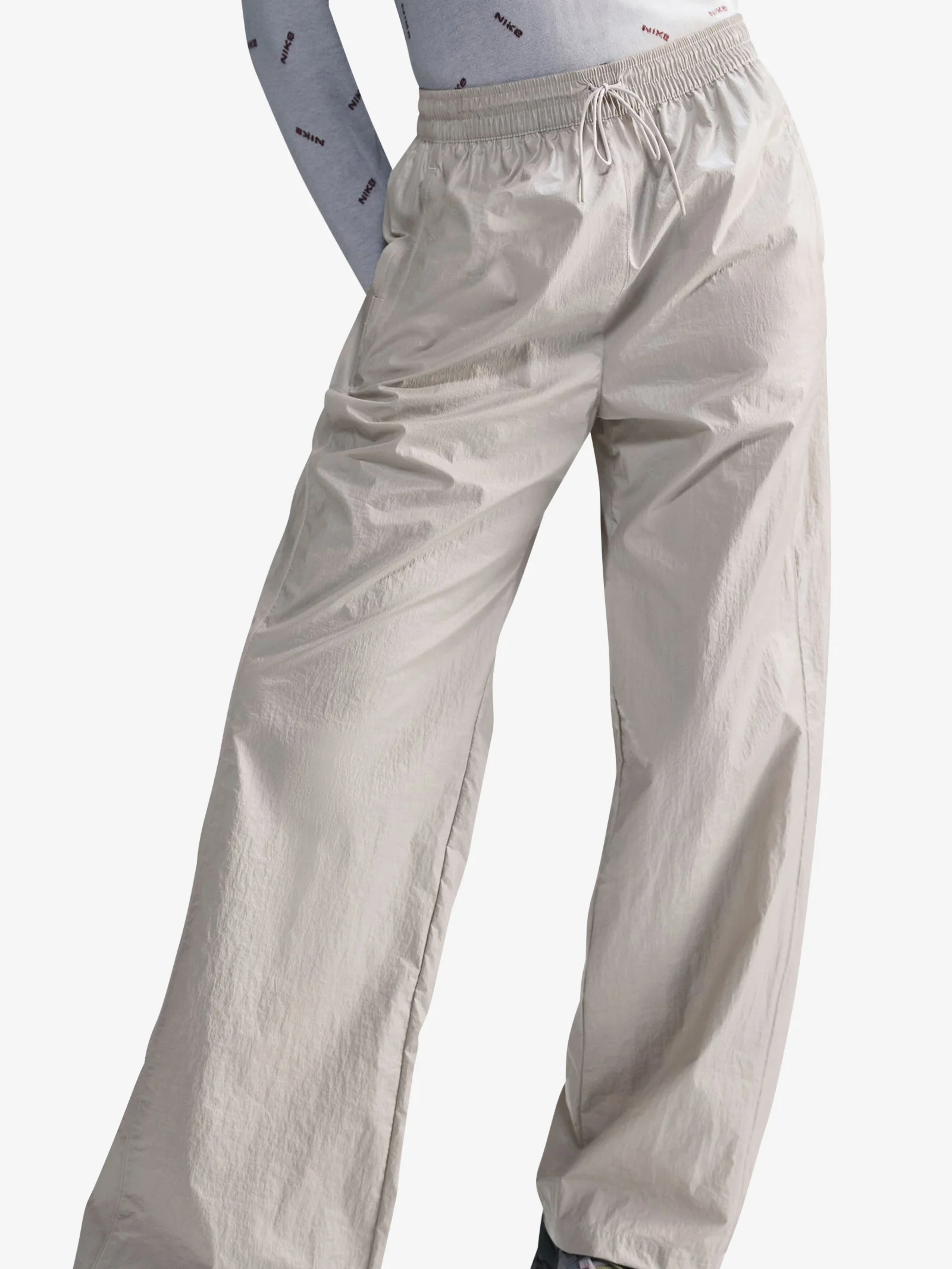 Women's Woven High-Waisted Open-Hem Pants - Image 4