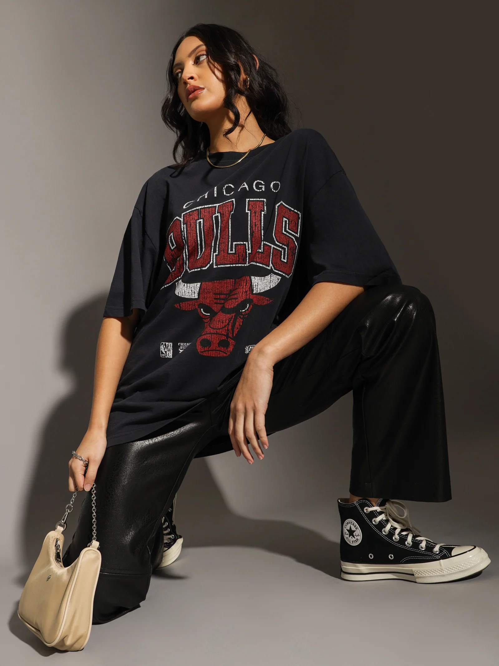 XL Arch Bulls T-Shirt - Image 2