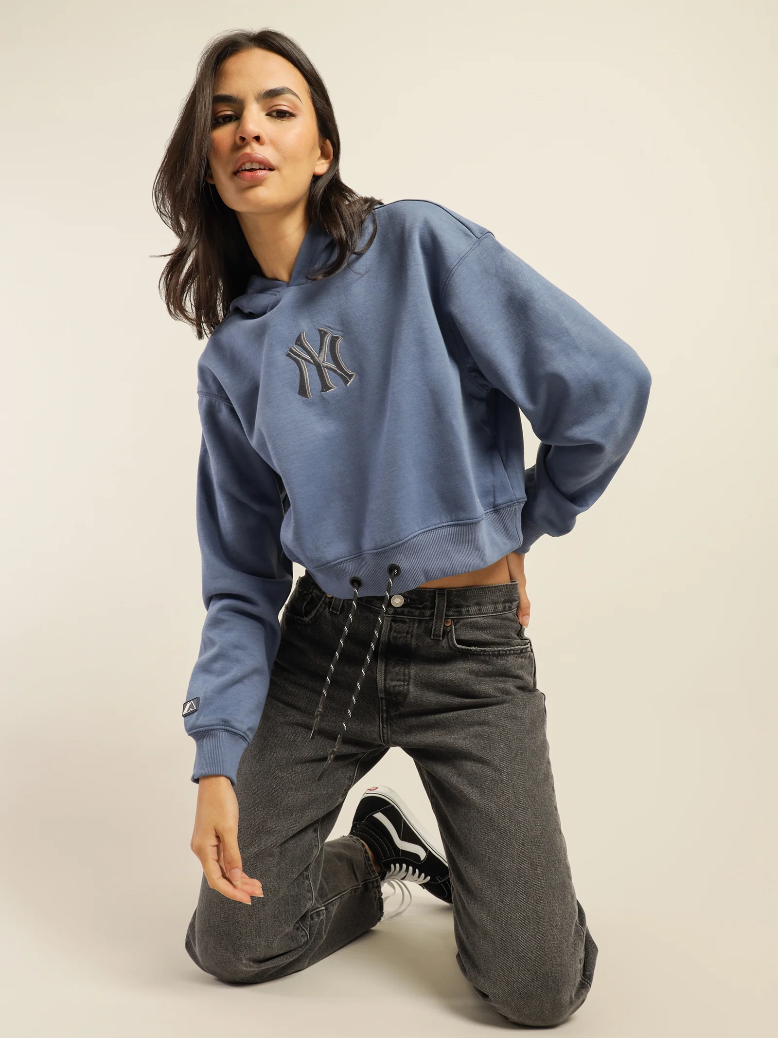 Yankees Cropped Hoodie - Image 2