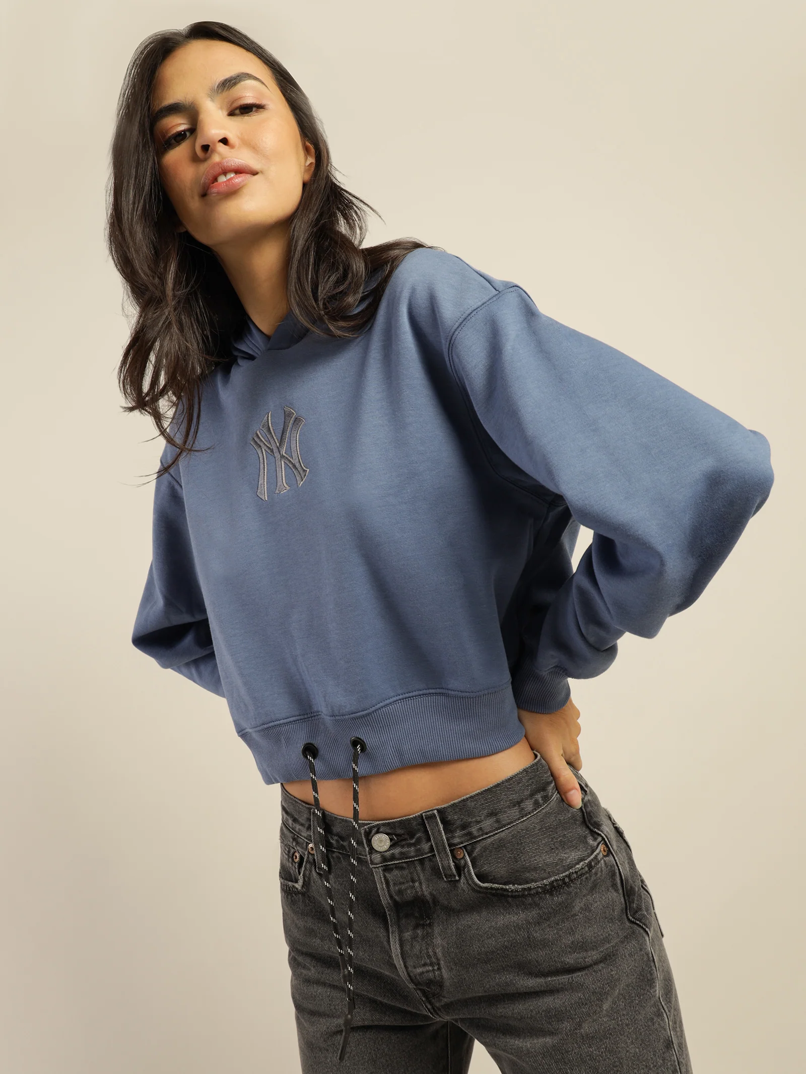 Yankees Cropped Hoodie - Image 3