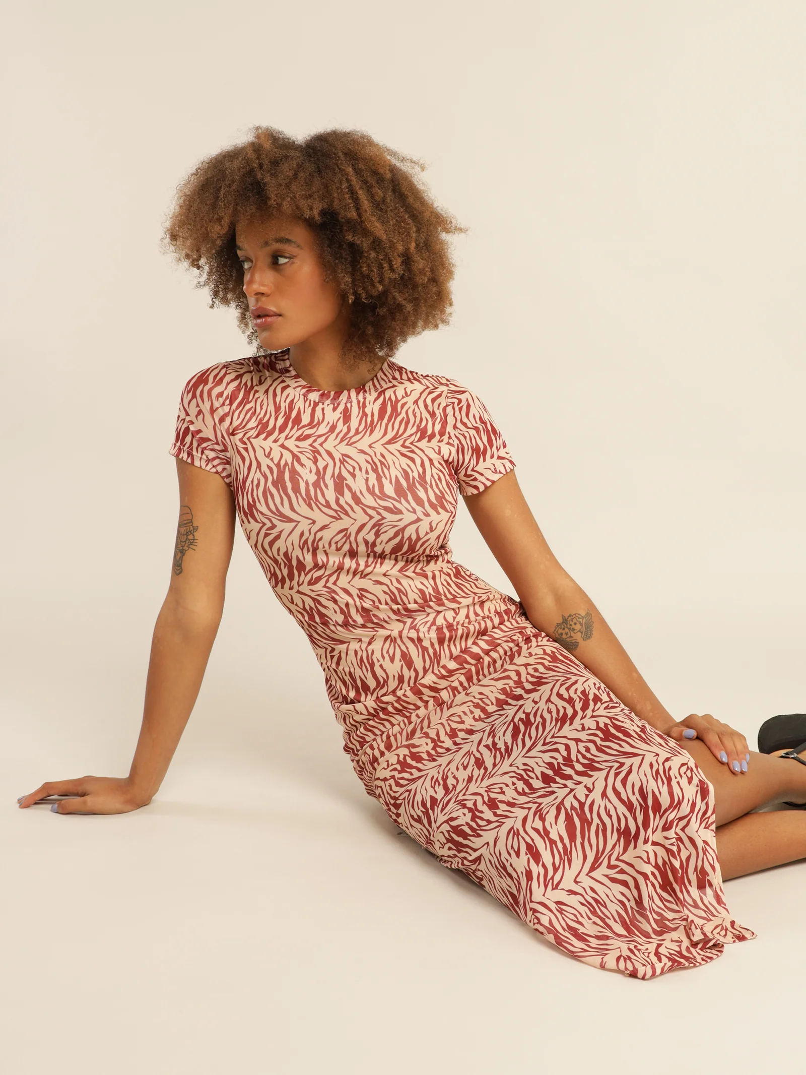 Zahar Mesh Midi Dress - Image 4