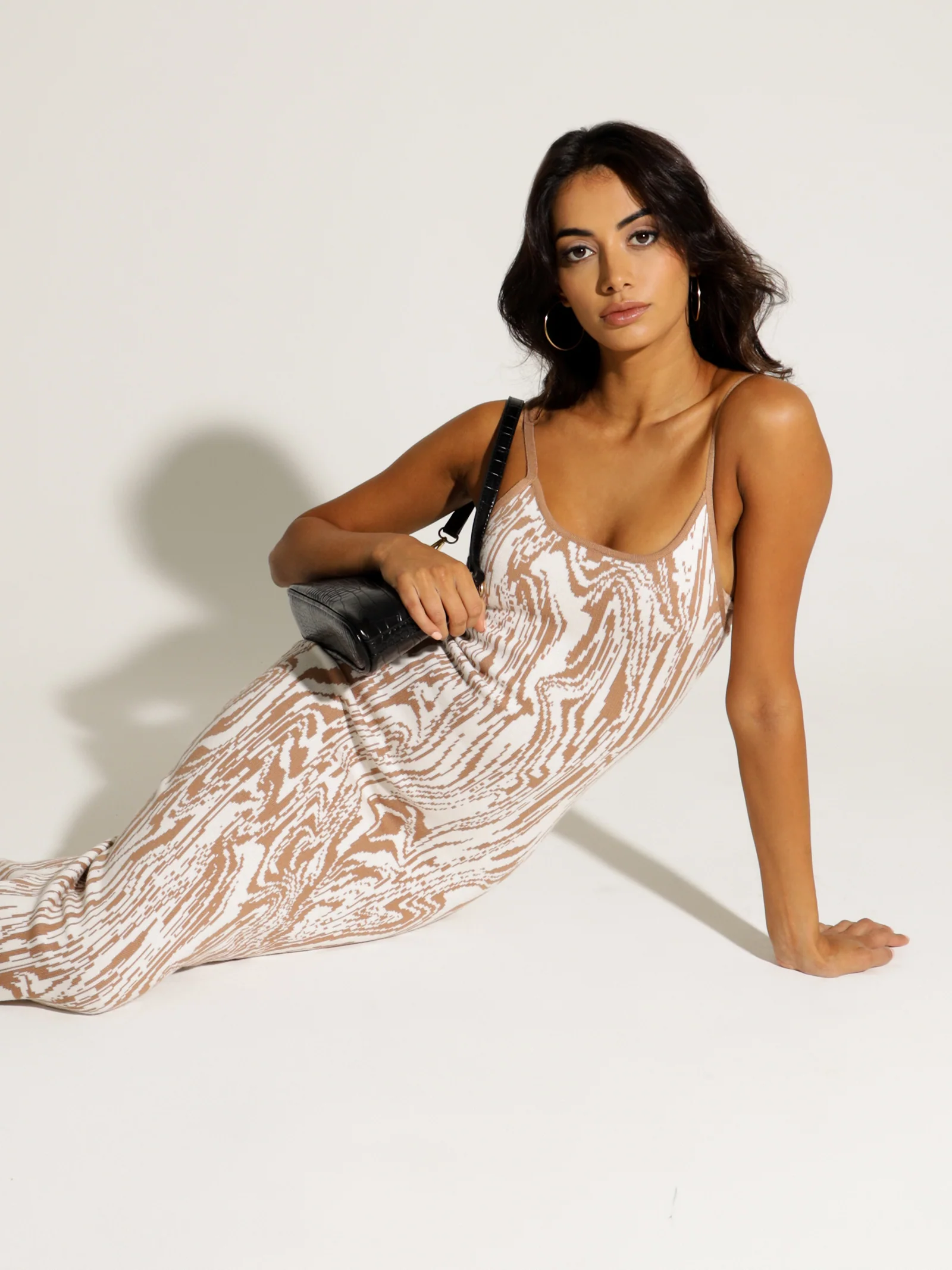 Zana Swirl Knit Dress - Image 4